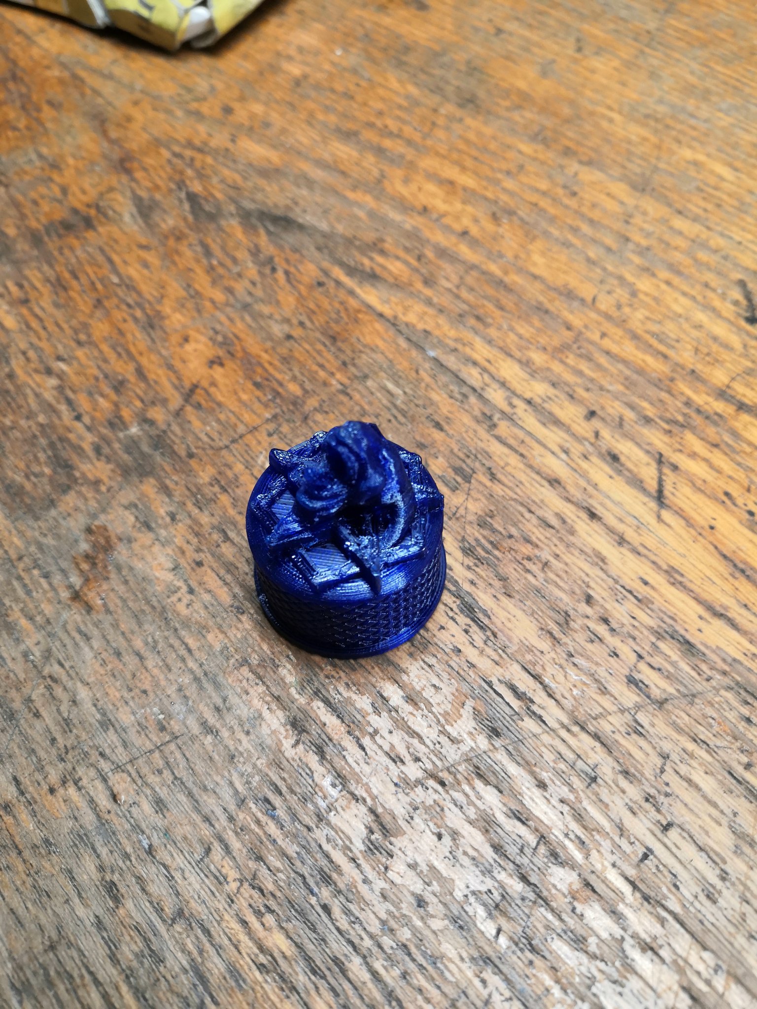 Núm điều chỉnh hình dê quỷ cho guitar điện