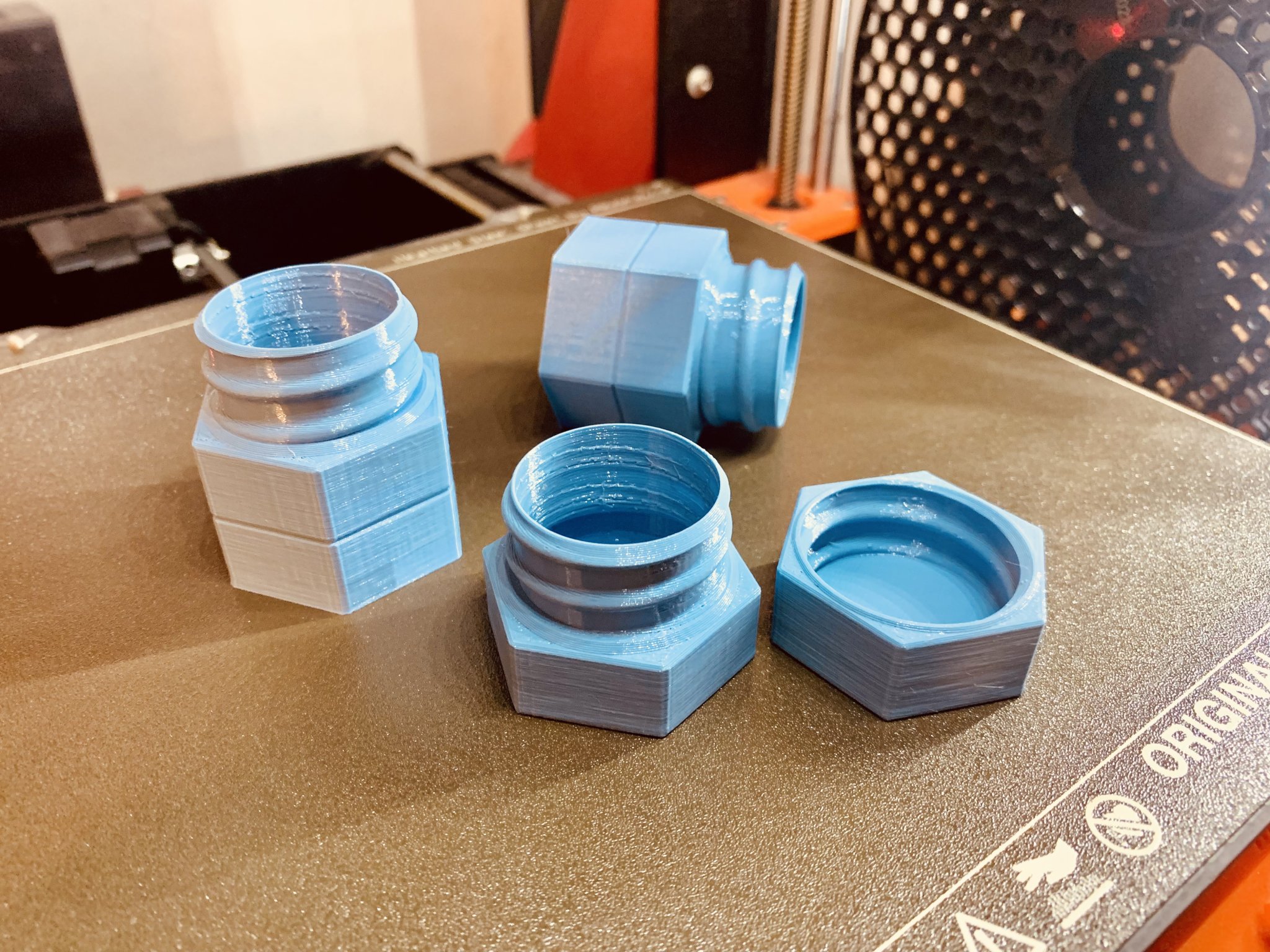 Hộp chứa có ren có thể xếp chồng đa năng