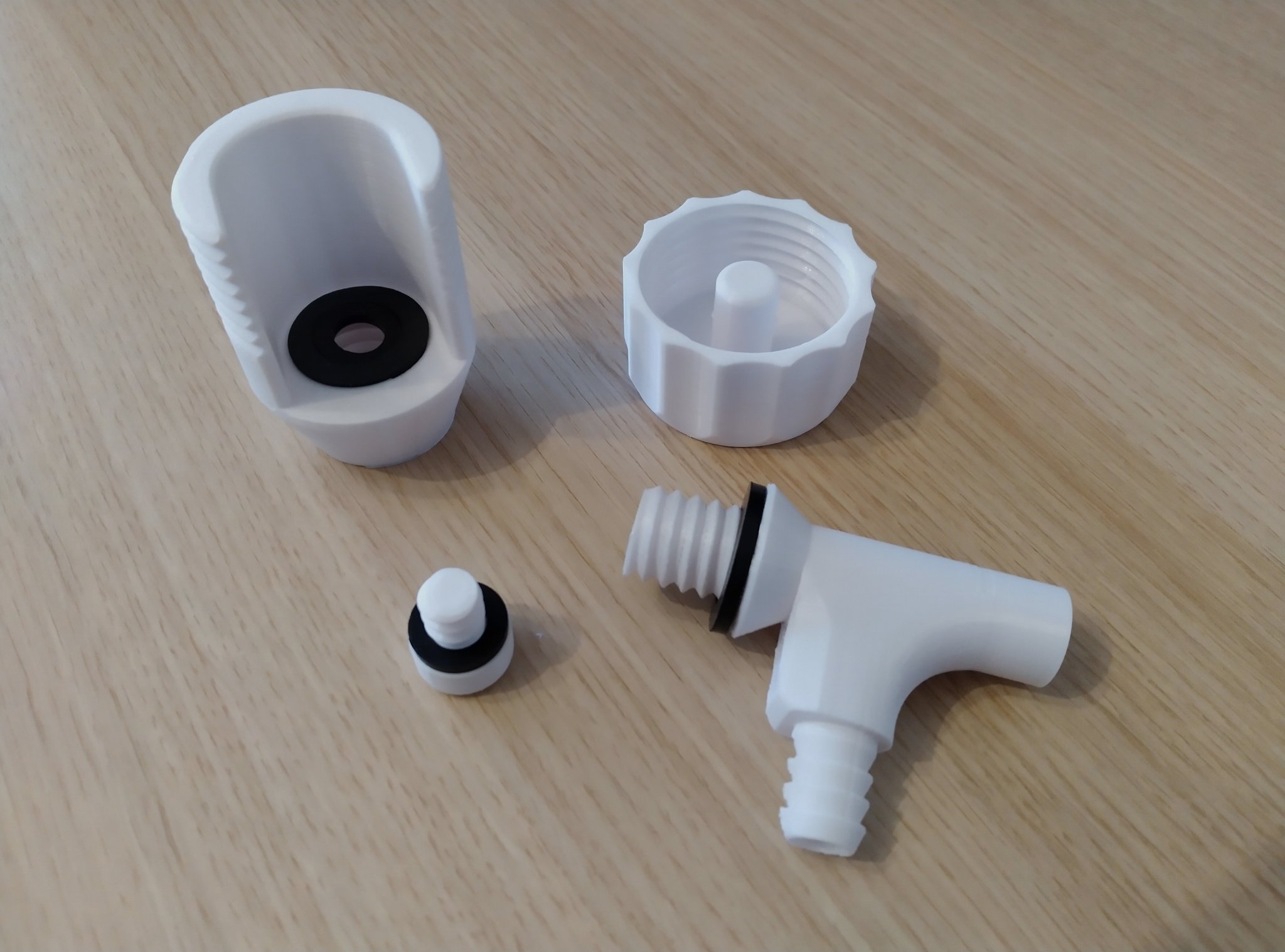 Bộ thay nước cho bể cá dễ dàng sử dụng