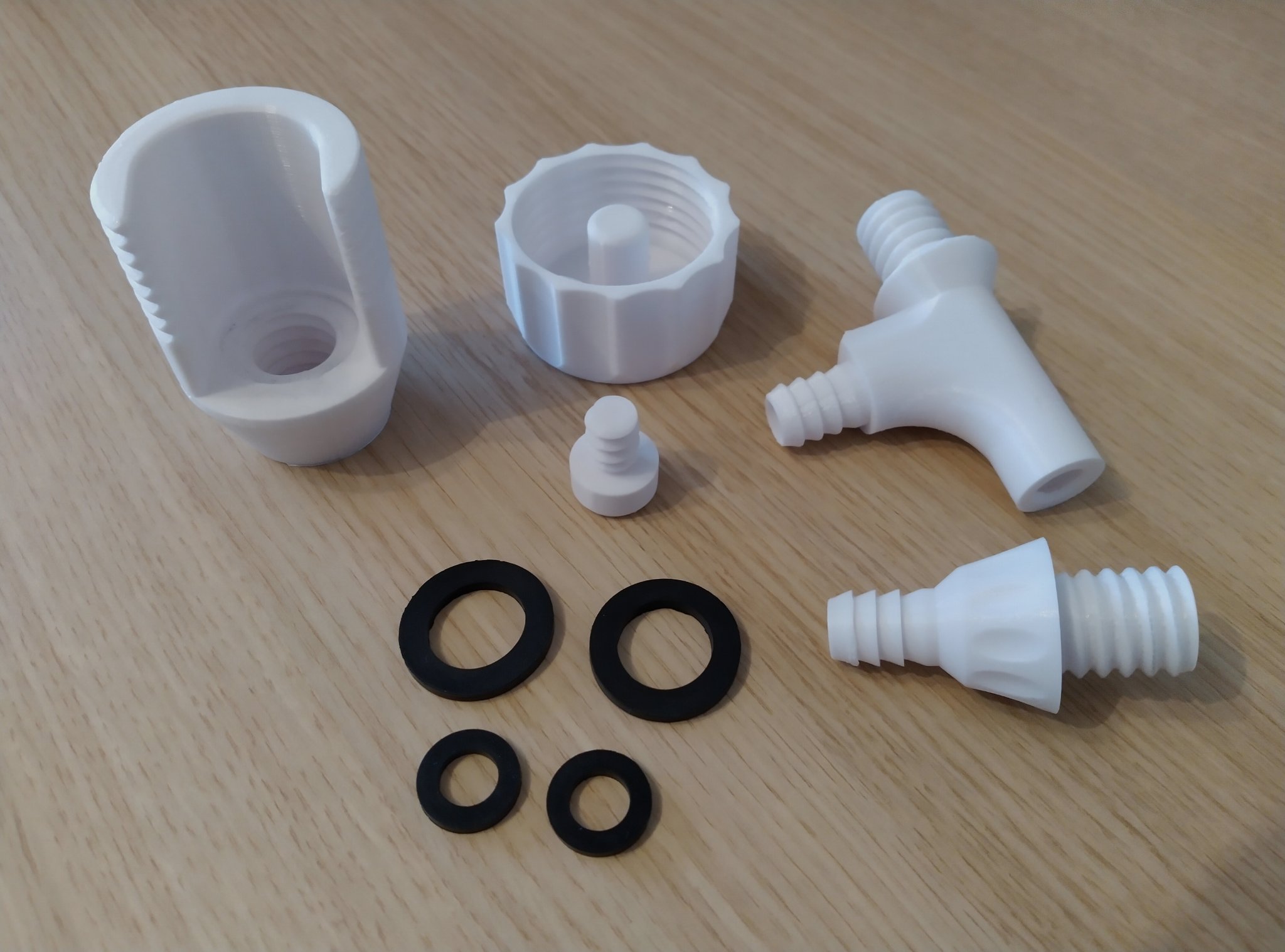 Bộ thay nước cho bể cá dễ dàng sử dụng