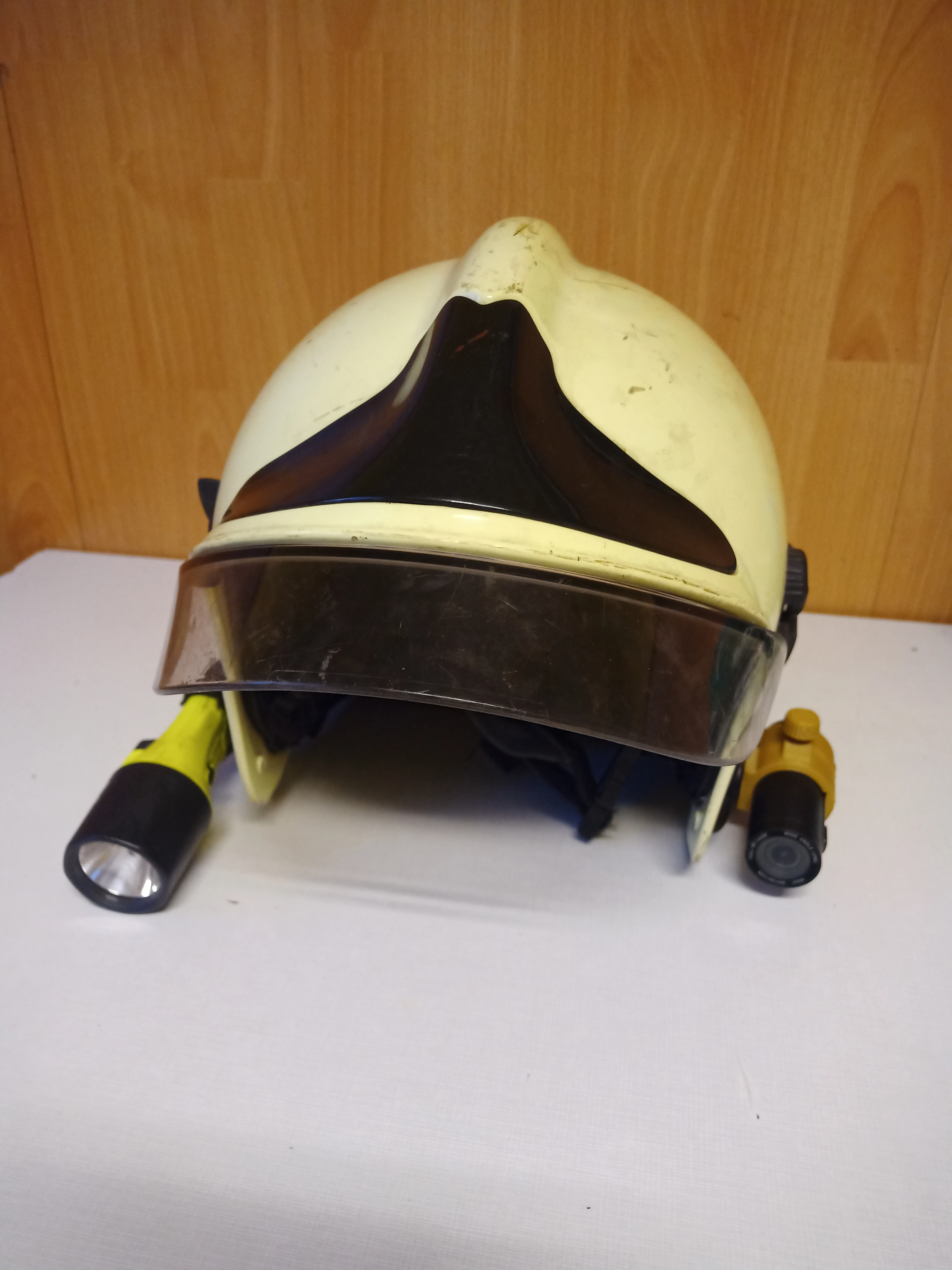 Giá đỡ camera Gallet cho mũ bảo hiểm lính cứu hỏa M700