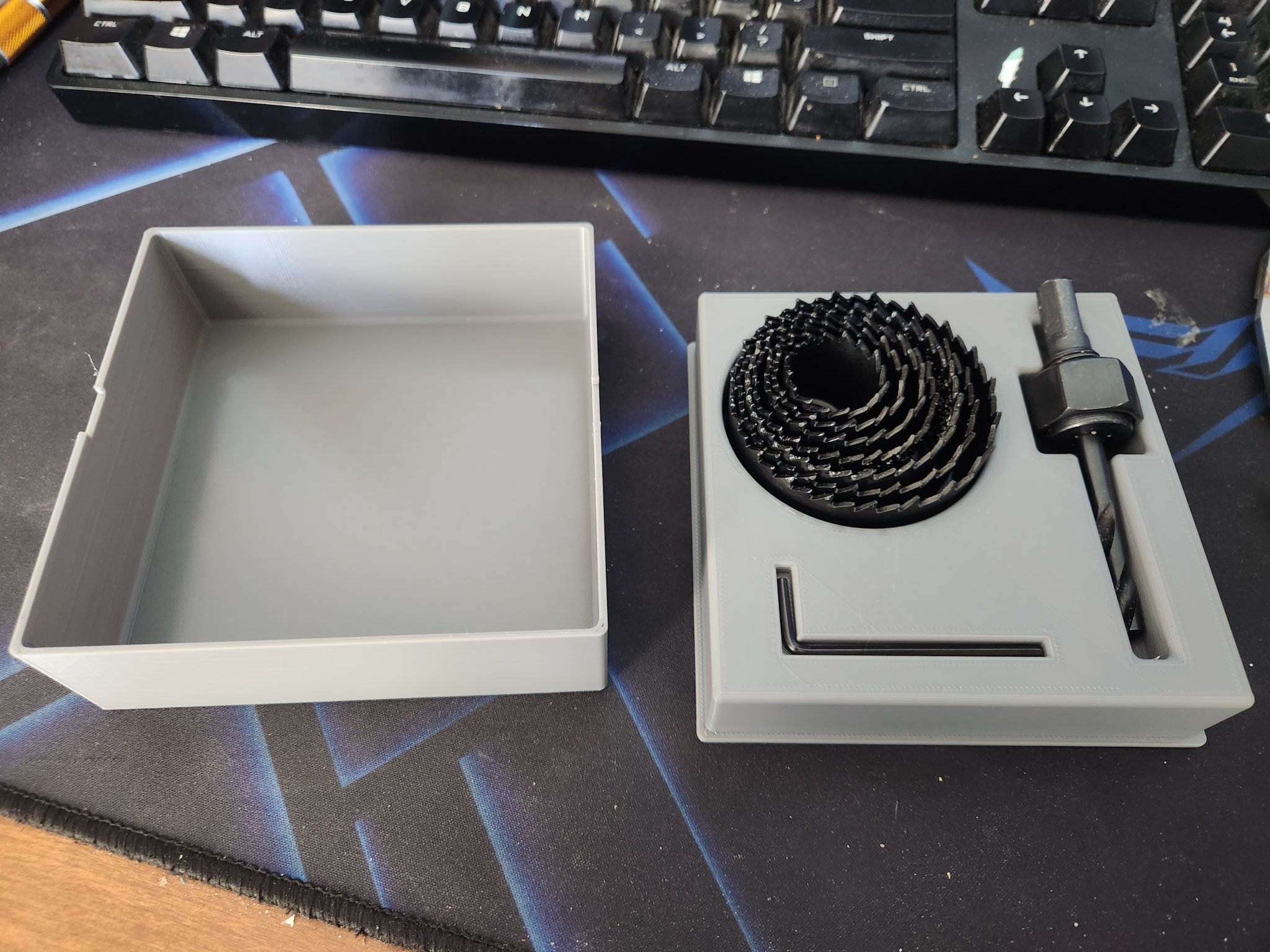 Hộp đựng bộ khoan lỗ Harbor Freight