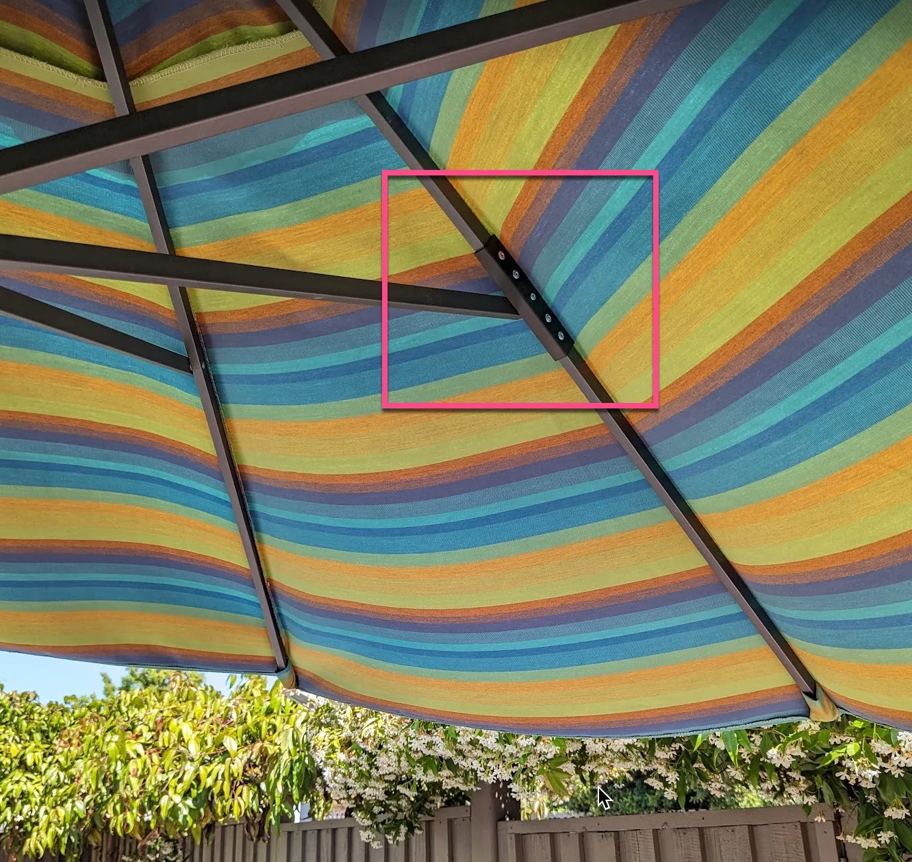 Sửa chữa xương đỡ ô dù Treasure Garden bằng nhôm