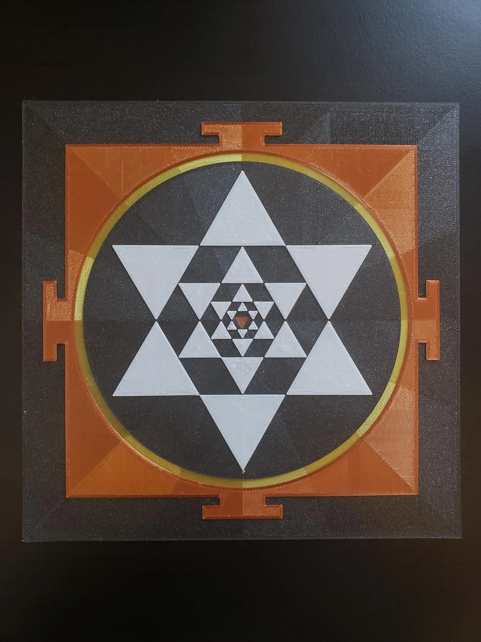 Mandala đa sắc cho thiền Trataka