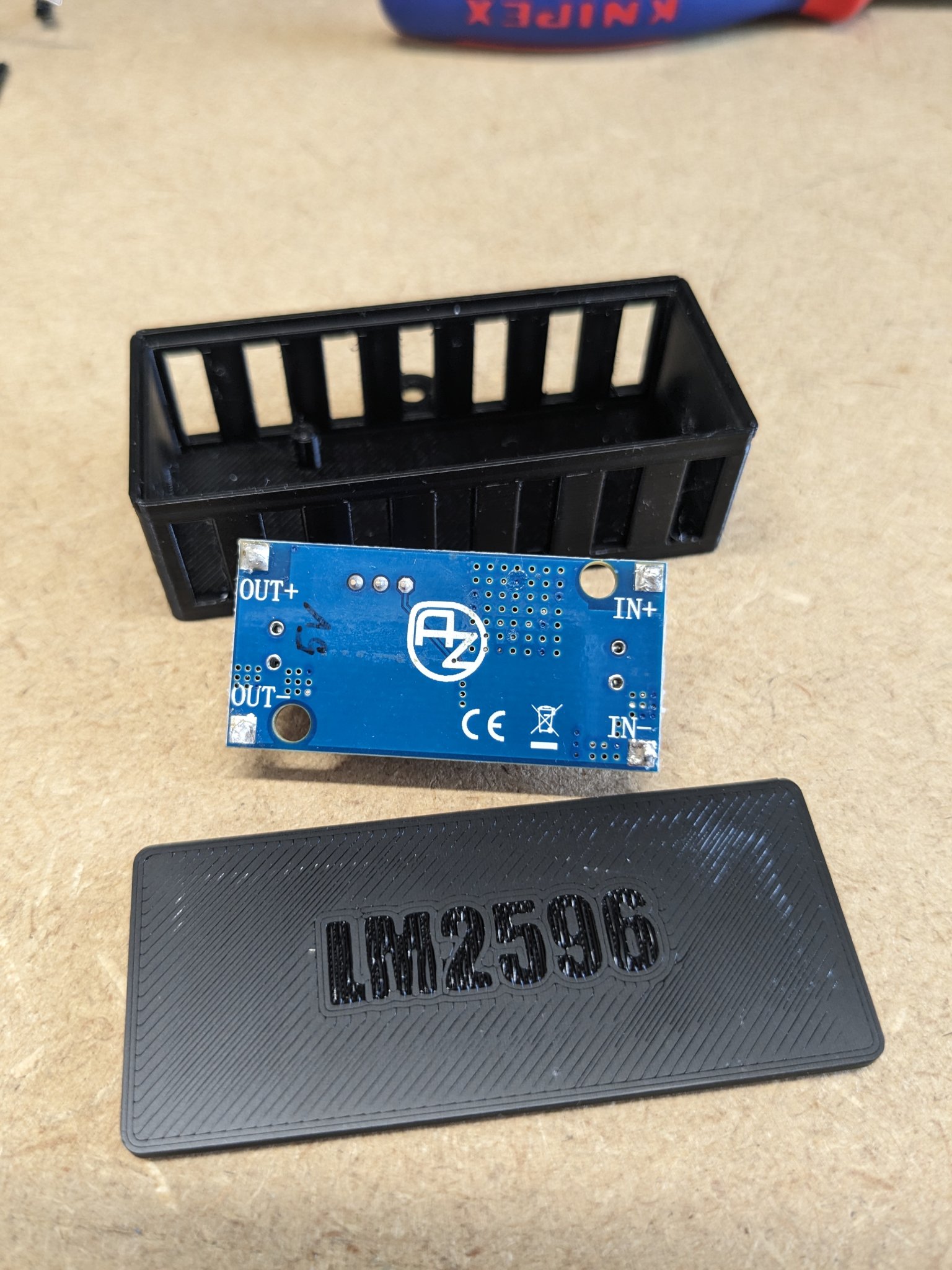 Vỏ bọc cho module LM2596 từ AZ-Delivery