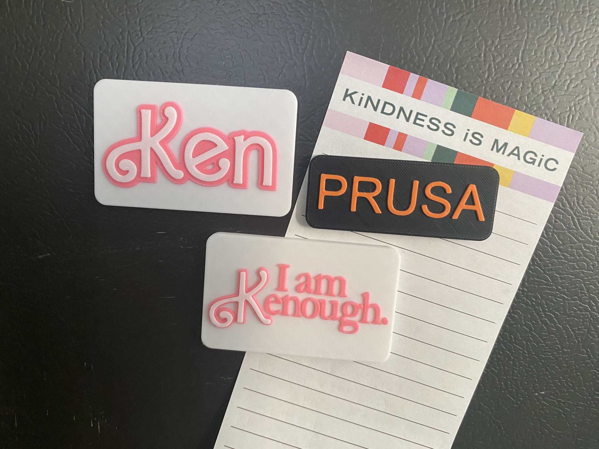 Nam châm Barbie và Ken từ bộ phim năm 2023