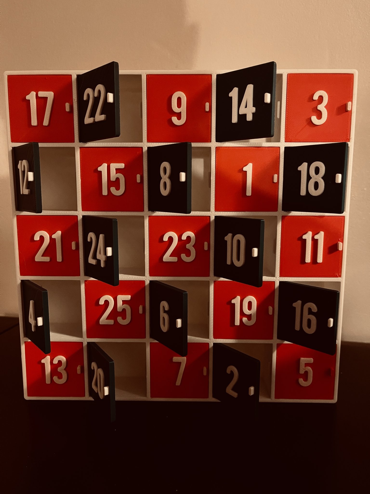 Lịch Giáng Sinh với thiết kế đơn giản từ Tinkercad