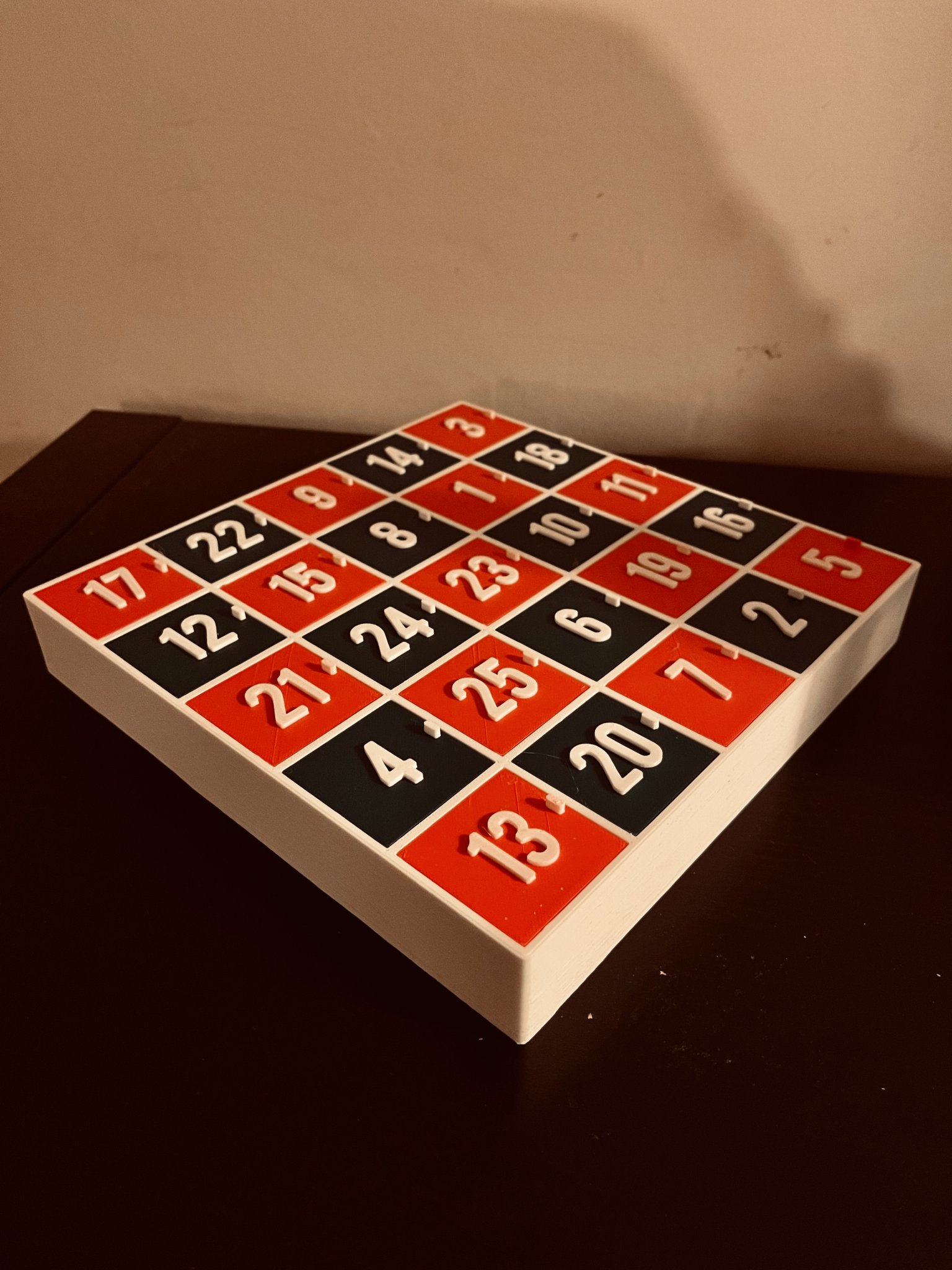 Lịch Giáng Sinh với thiết kế đơn giản từ Tinkercad