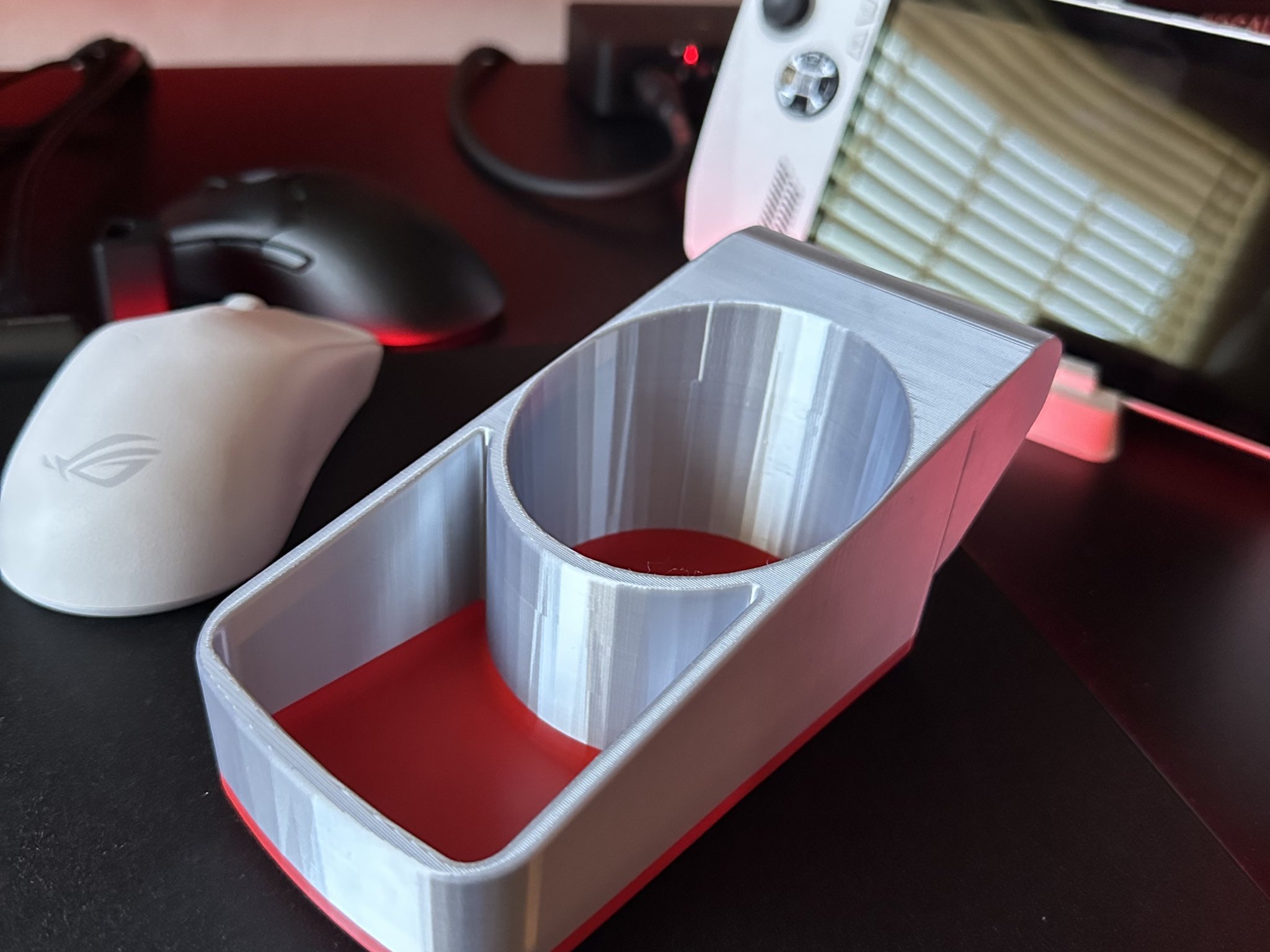 Giá đỡ cốc R32 Skyline hoàn hảo cho xe hơi