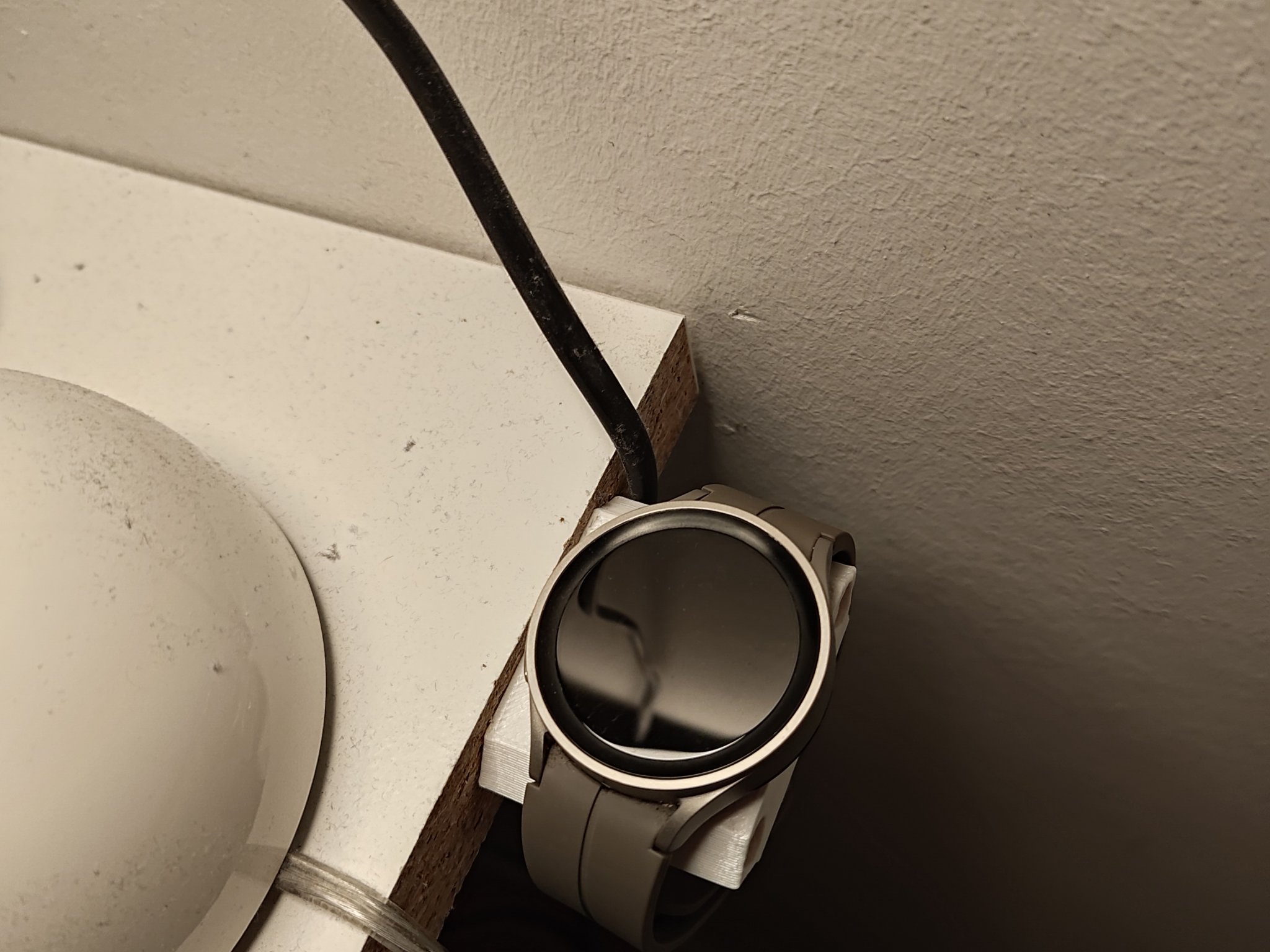 Giá đỡ sạc đồng hồ Samsung tương thích với tường tổ ong