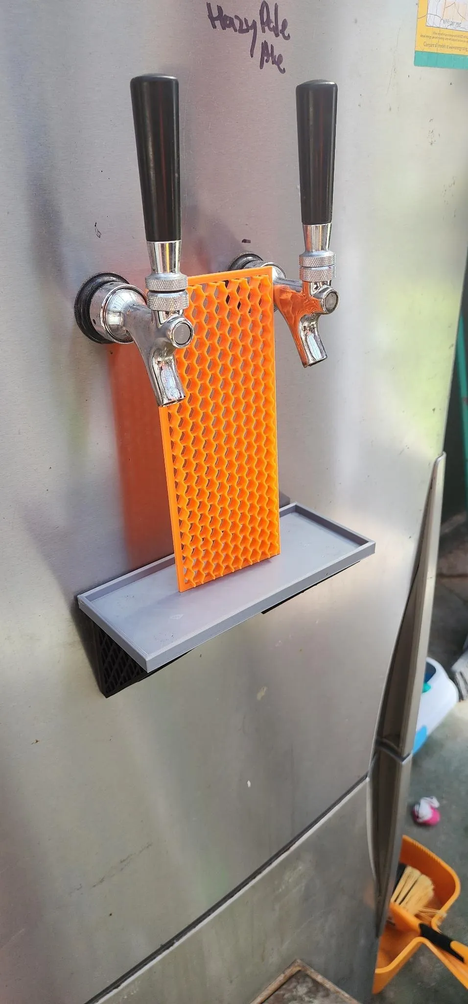 Khay nhỏ giọt bia gắn tường cho vòi bia