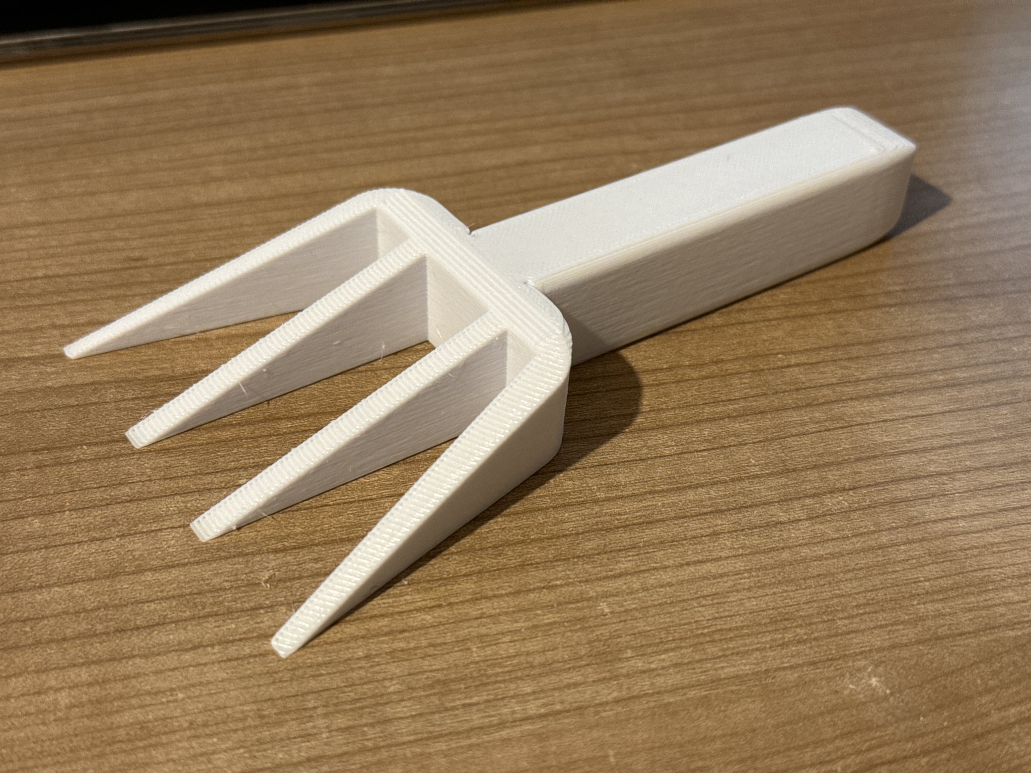 Cái xẻng nhỏ dùng để trộn đất trong vườn và làm phân compost