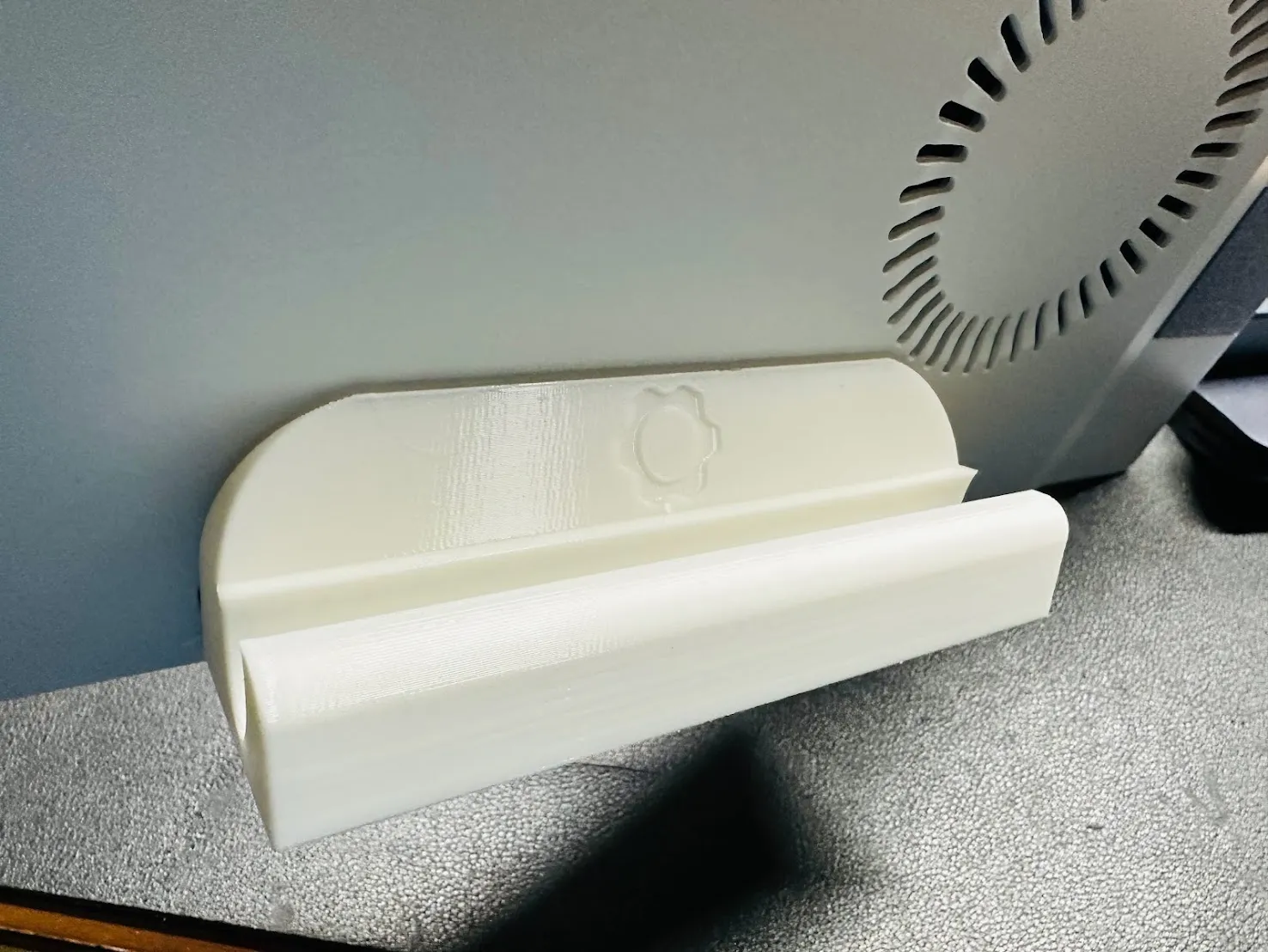 Giá đỡ cho thùng máy Cooler Master với khe cắm USB C