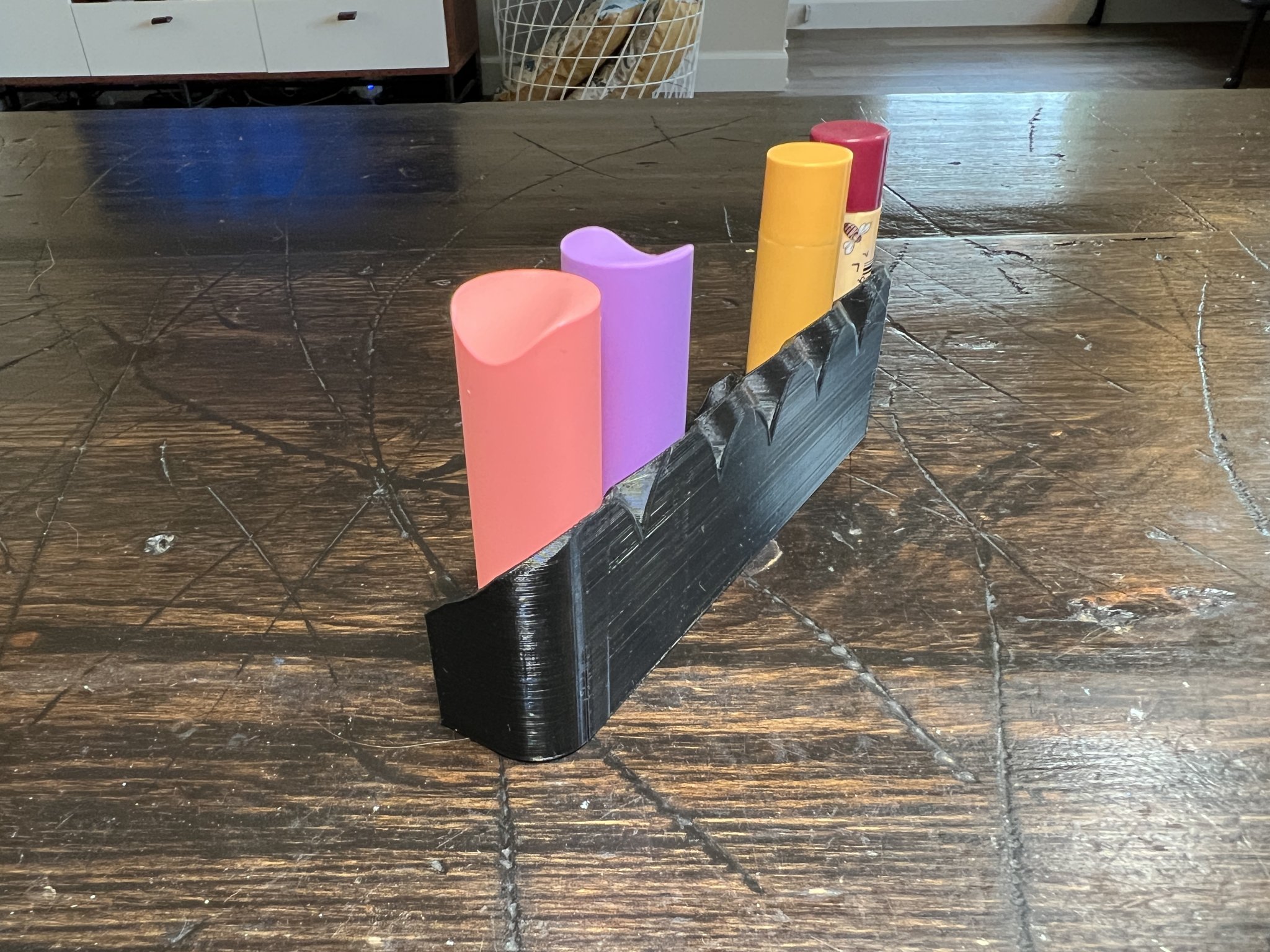 Giá đỡ son dưỡng môi cho ngăn kéo bên trong