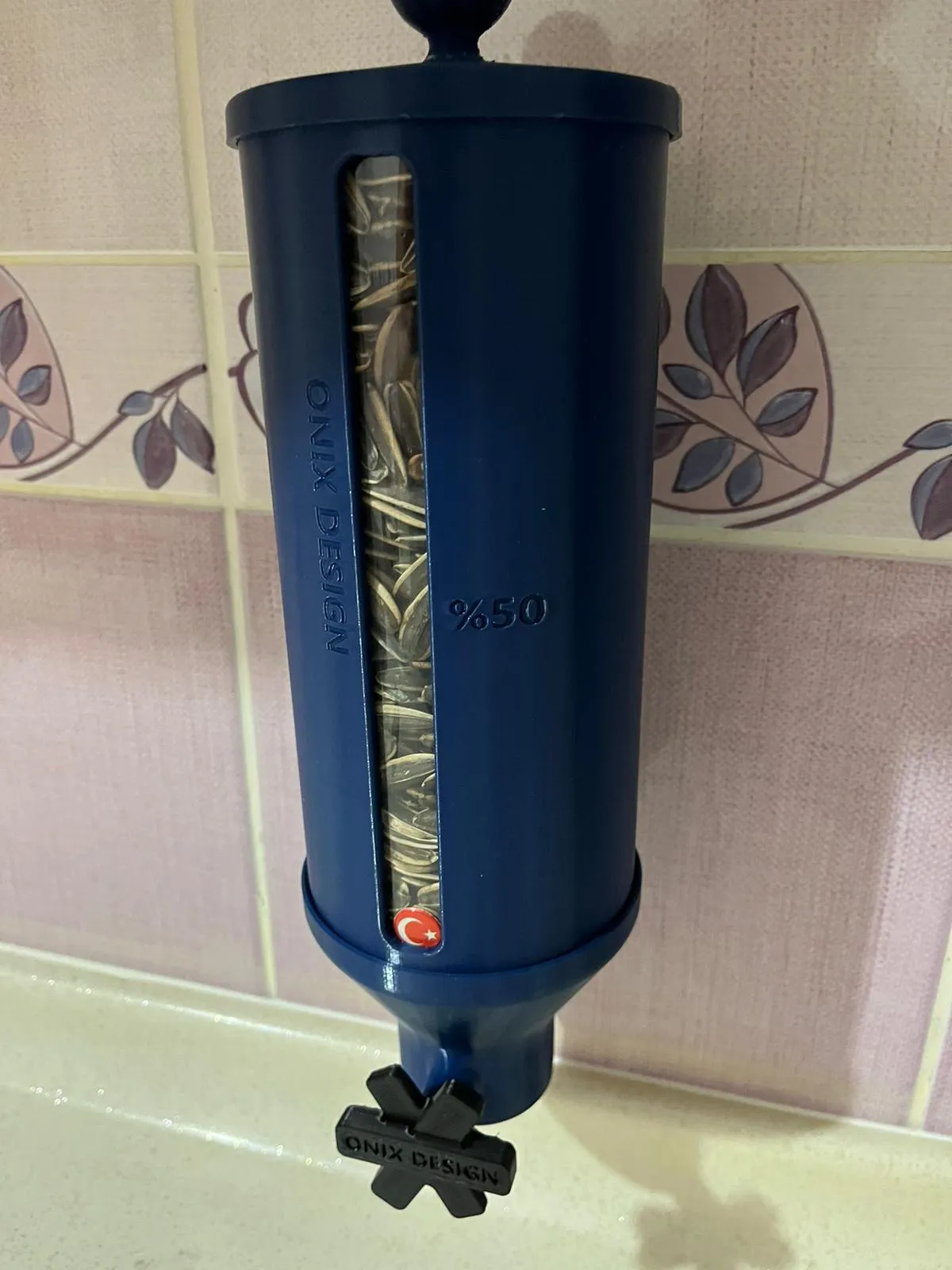 Máy phân phối thức ăn khô kiểu carousel