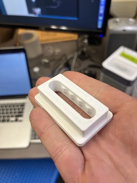 Giá đỡ điều chỉnh cho bồn cầu Tushy Classic/Basic 2.0