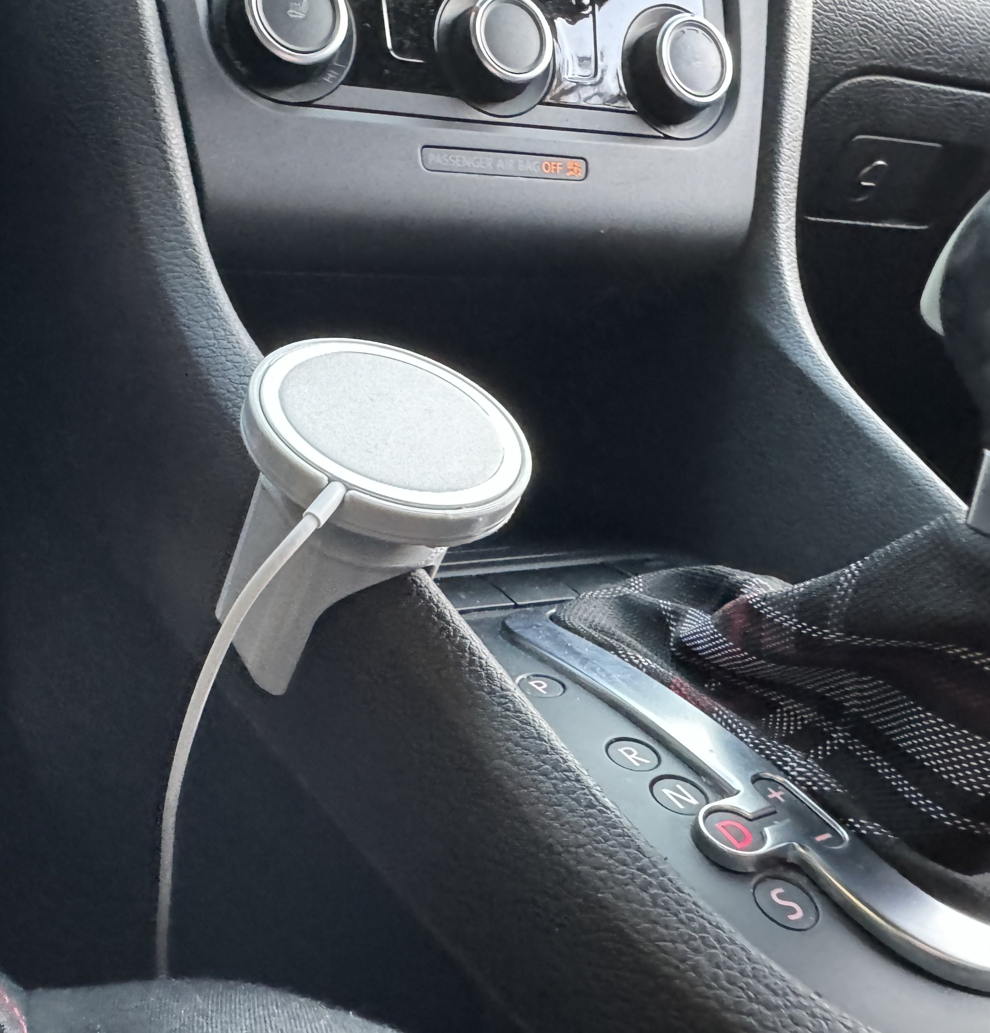 Giá đỡ điện thoại Magsafe cho Volkswagen GTI MK6 (2010-2014)