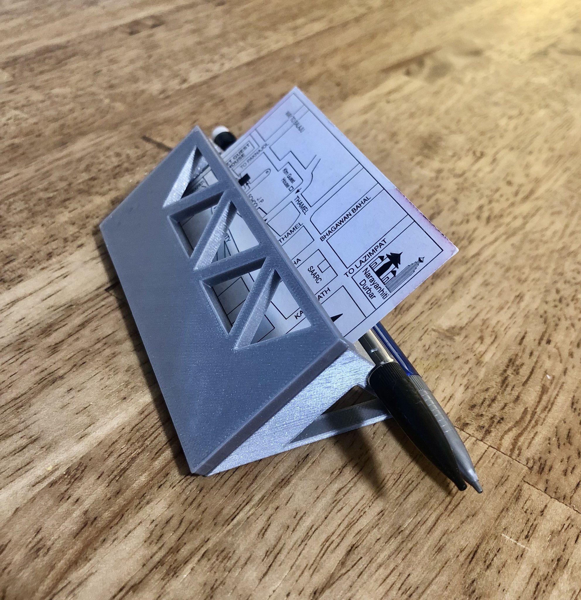 Giá đỡ danh thiếp và bút với mặt thay thế