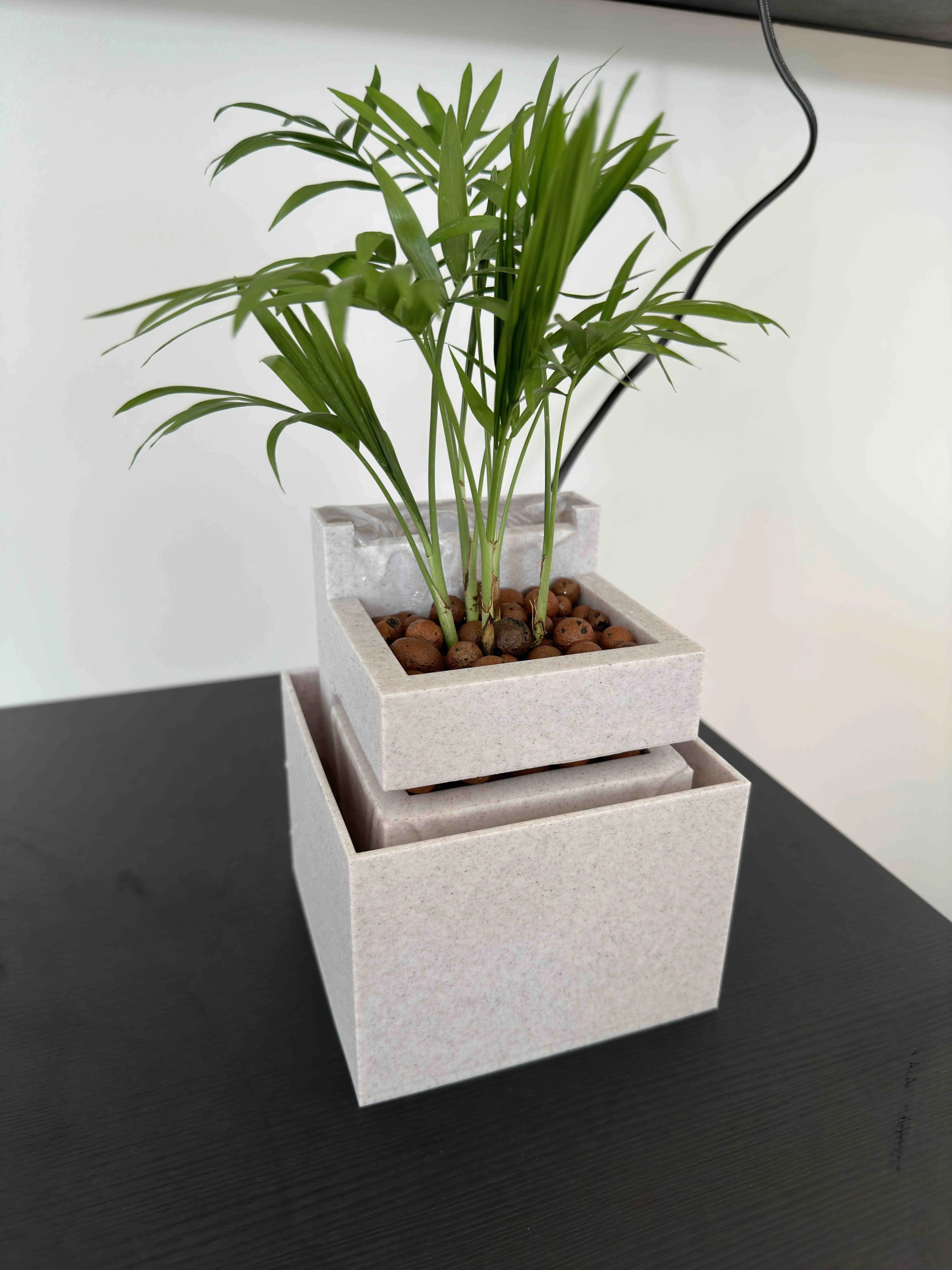 Chậu cây kết hợp đài phun nước hiện đại