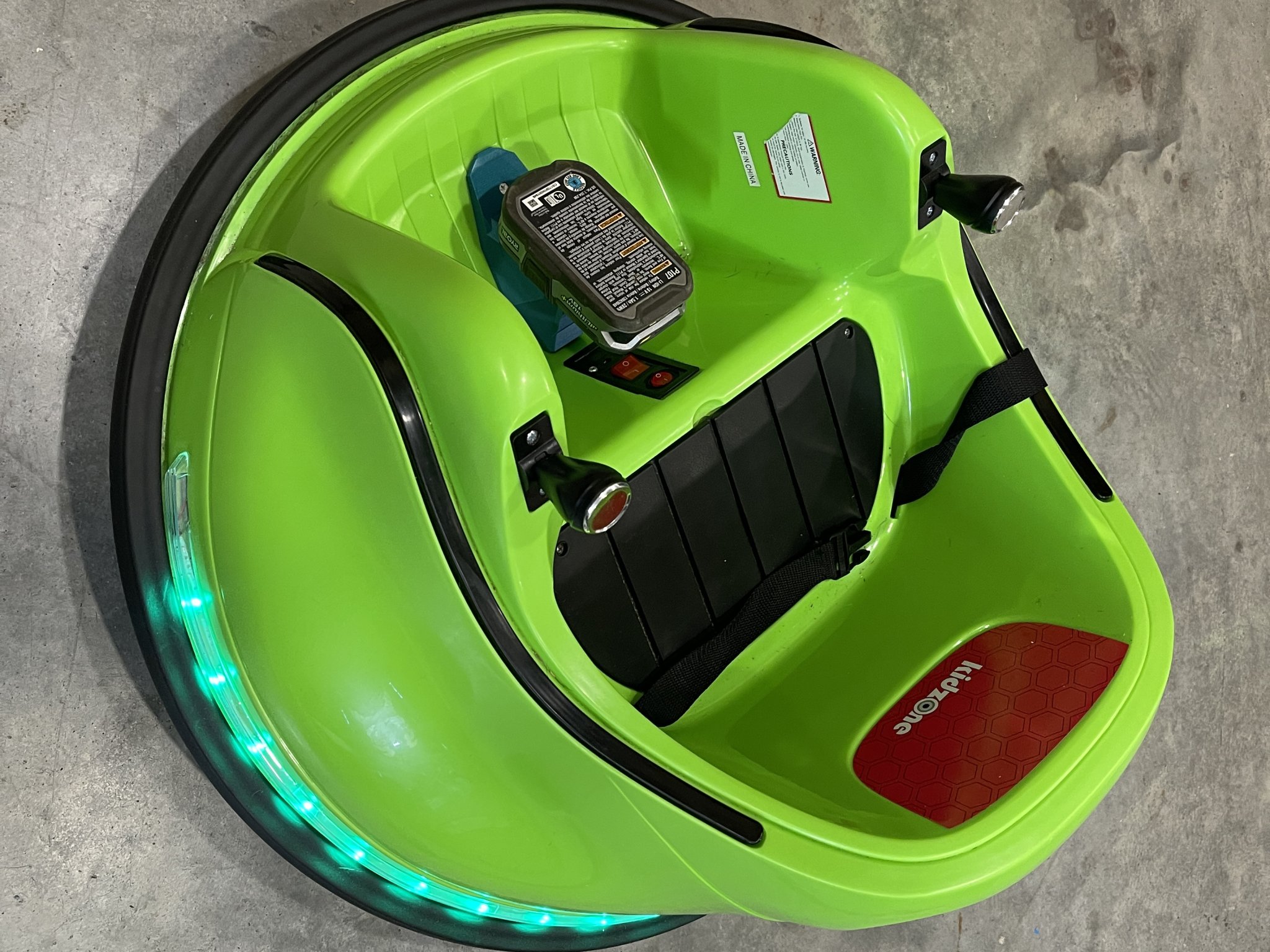 Giá đỡ pin Ryobi 18v với tiếp xúc điện