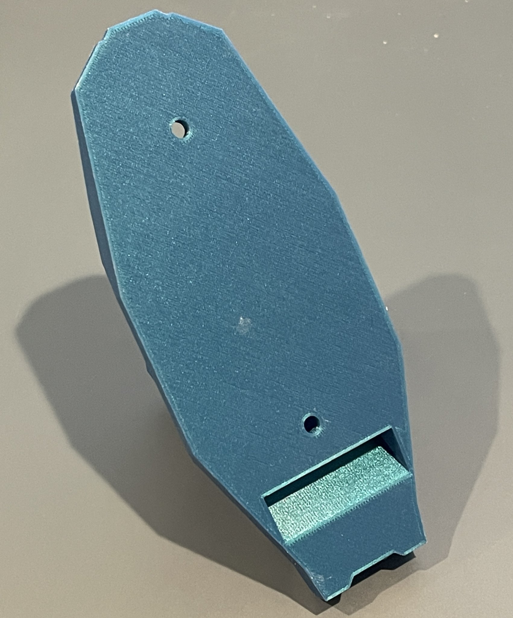 Giá đỡ pin Ryobi 18v với tiếp xúc điện