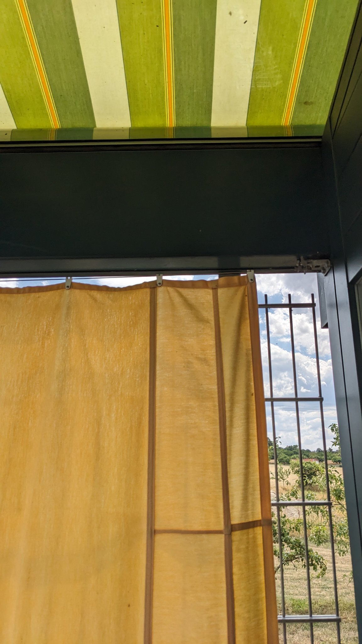 Kẹp treo rèm ngoài trời cho dây thép