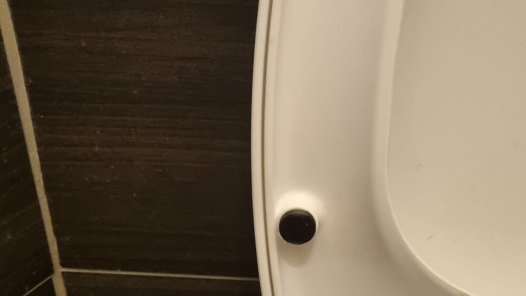 Nút thay thế cho bồn cầu tiện lợi trong gia đình