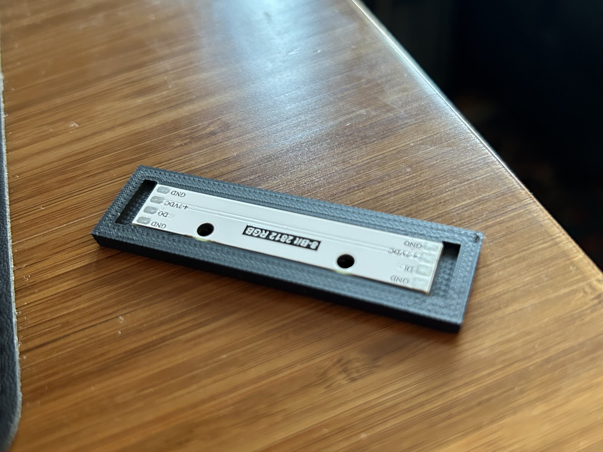 Giá đỡ hàn đầu nối cho thanh LED NeoPixel