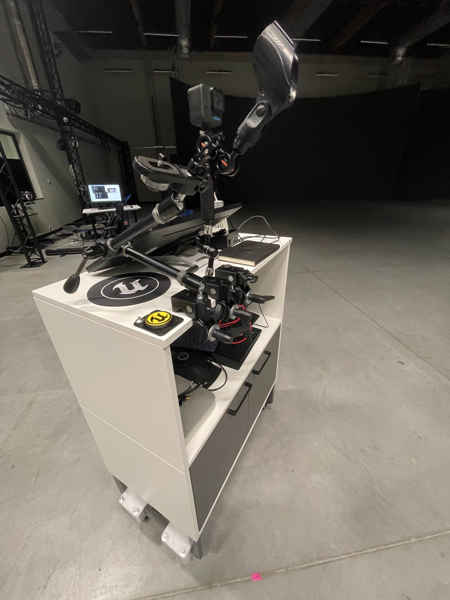 Bánh xe đẩy bền cho xe sản xuất ảo JABAN của Barlowski