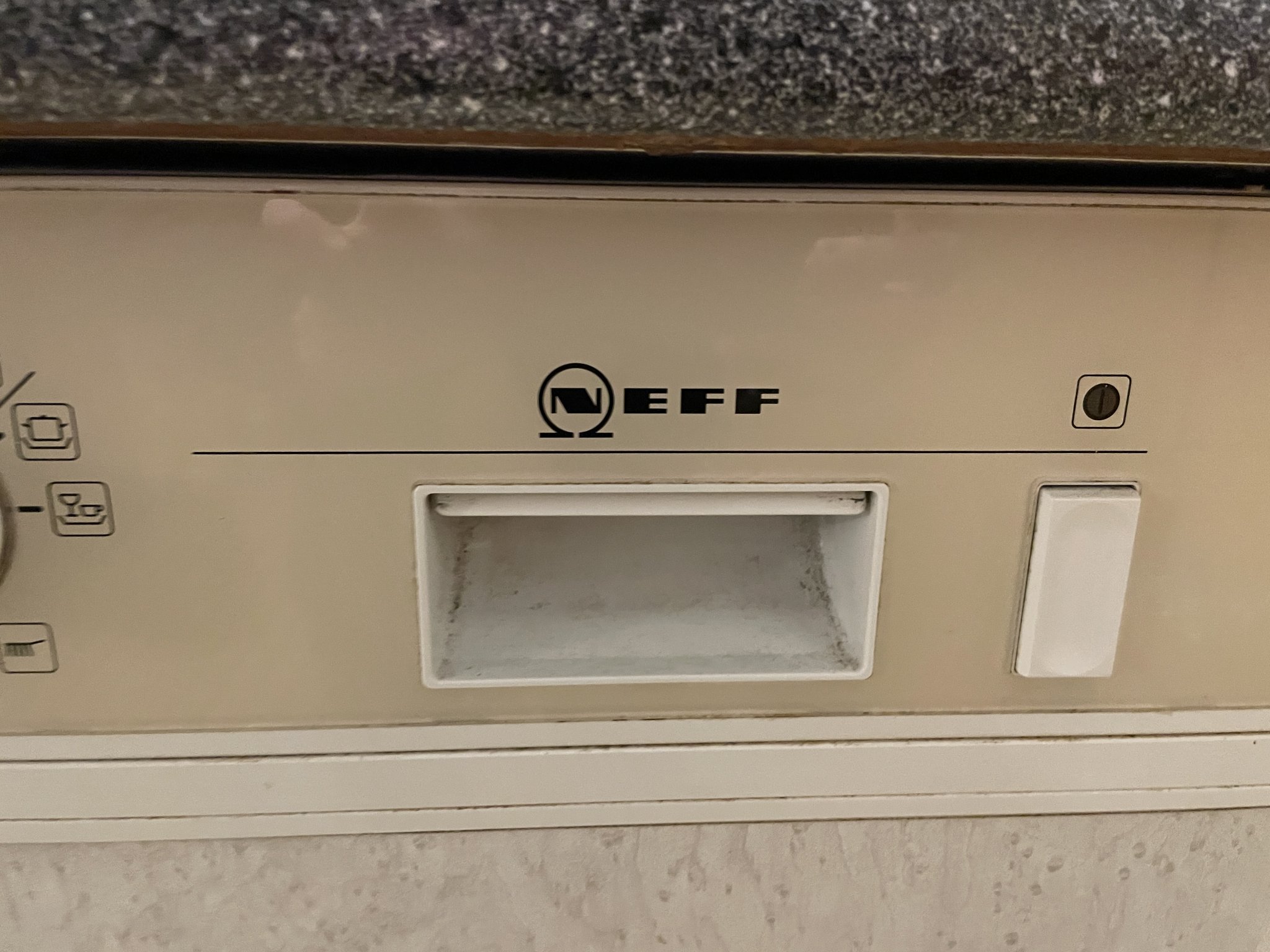 Bánh xe gia cố cho máy rửa bát Neff