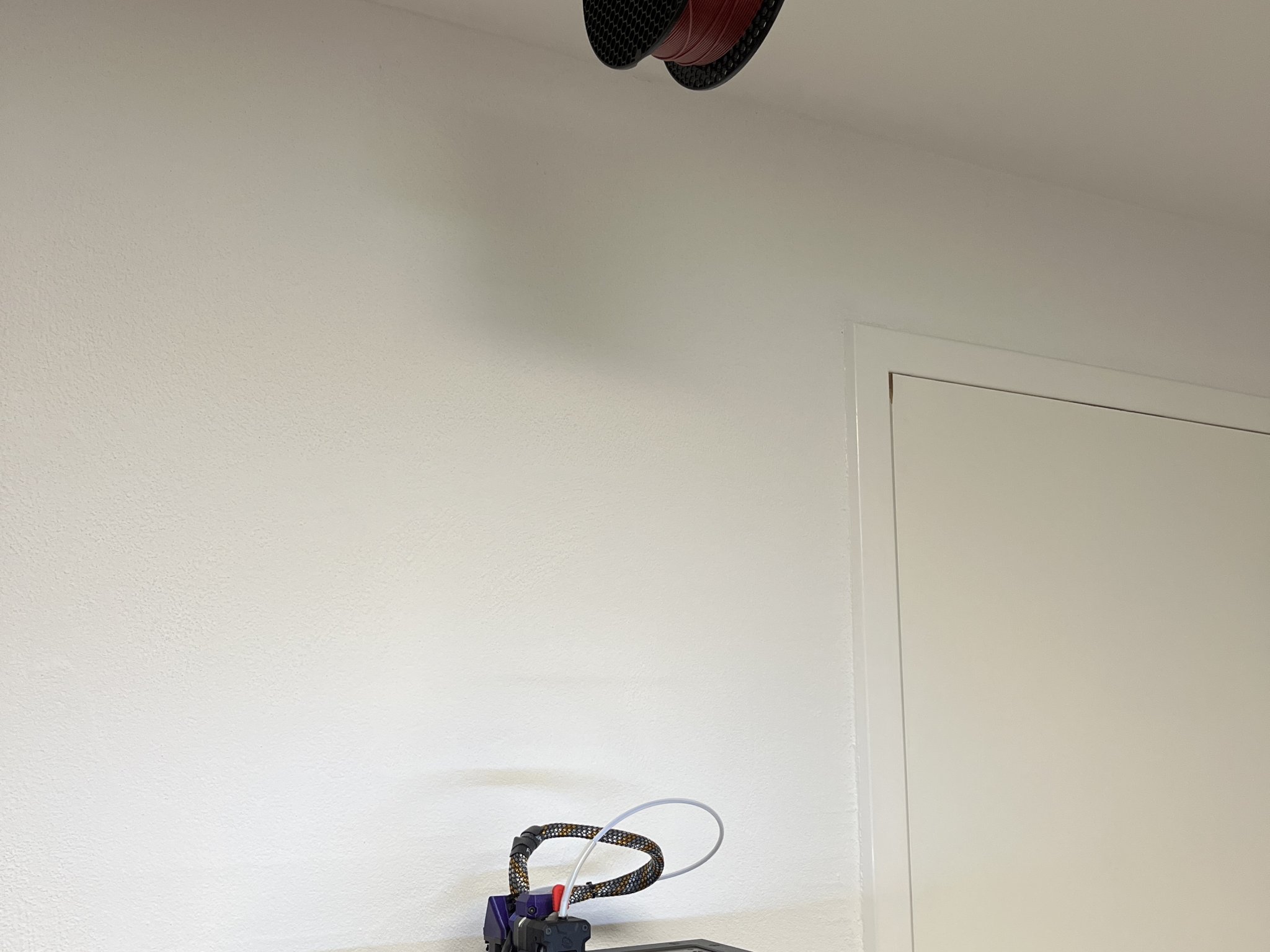 Giá đỡ cuộn filament gắn trần có nam châm