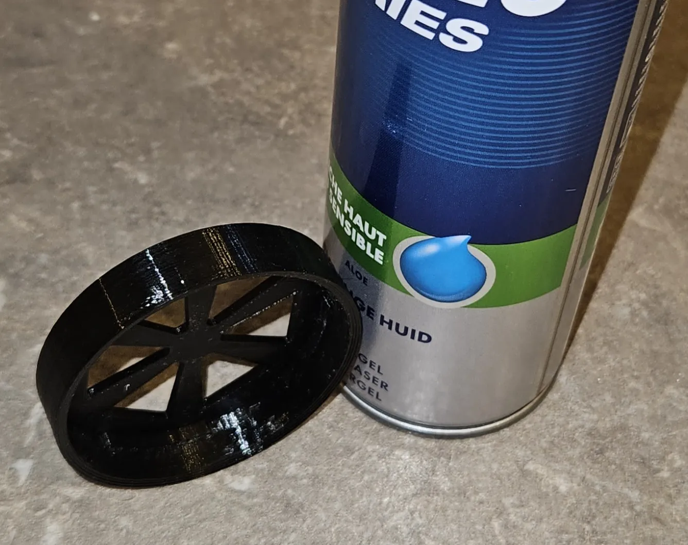 Chân đỡ chống rỉ cho hộp kem cạo râu