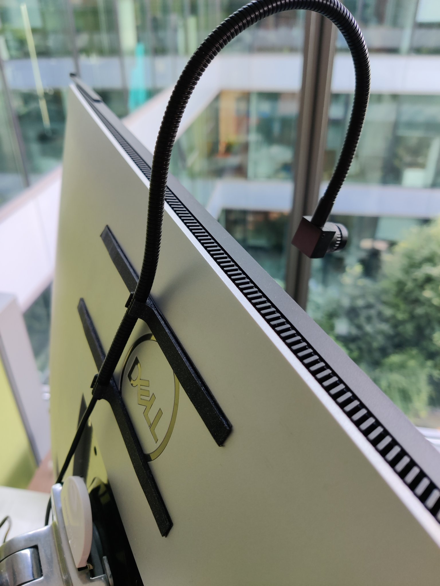 Giá đỡ màn hình ẩn cho CenterCam