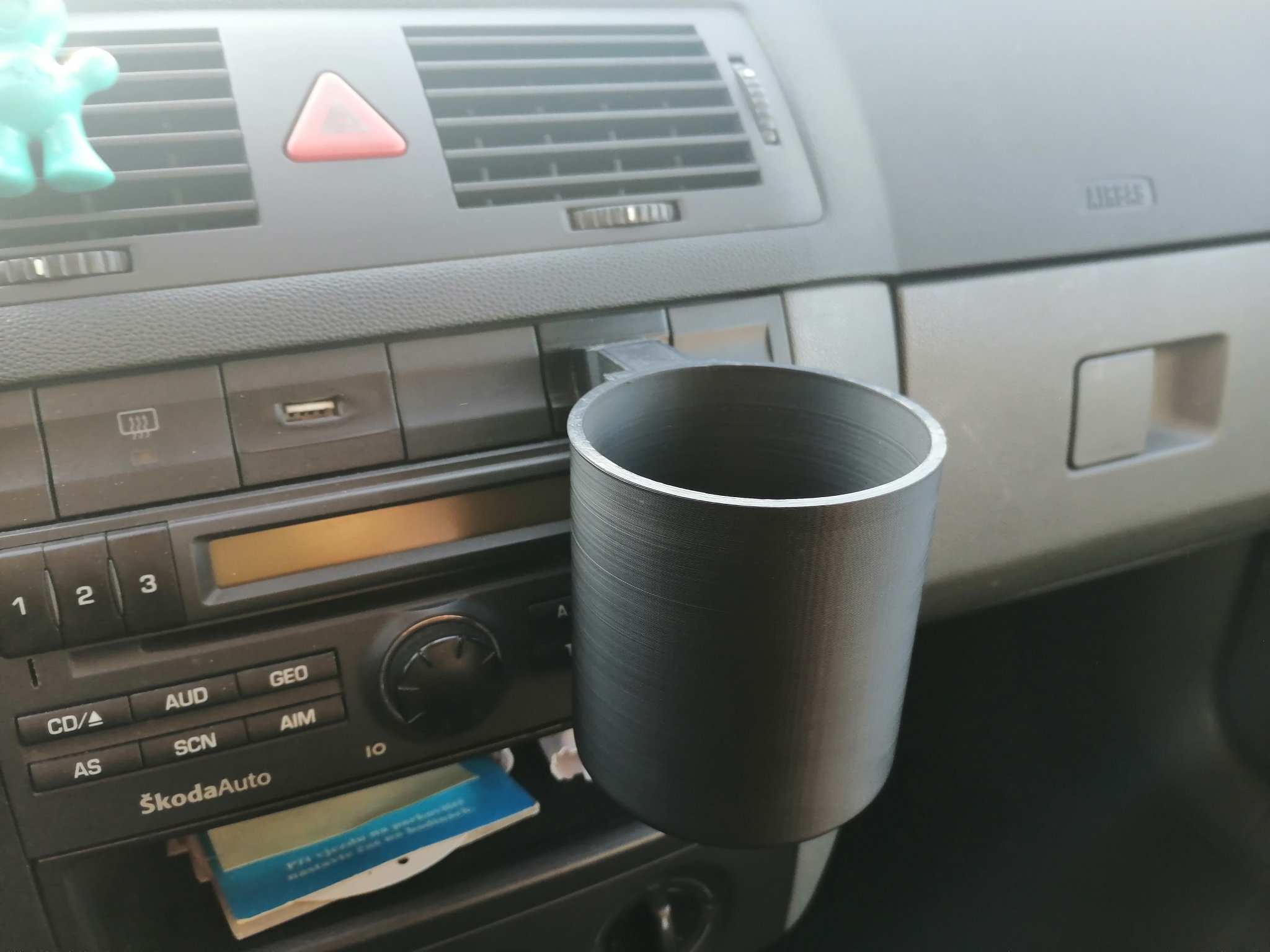 Giá đỡ cốc và điện thoại cho SKODA Fabia I