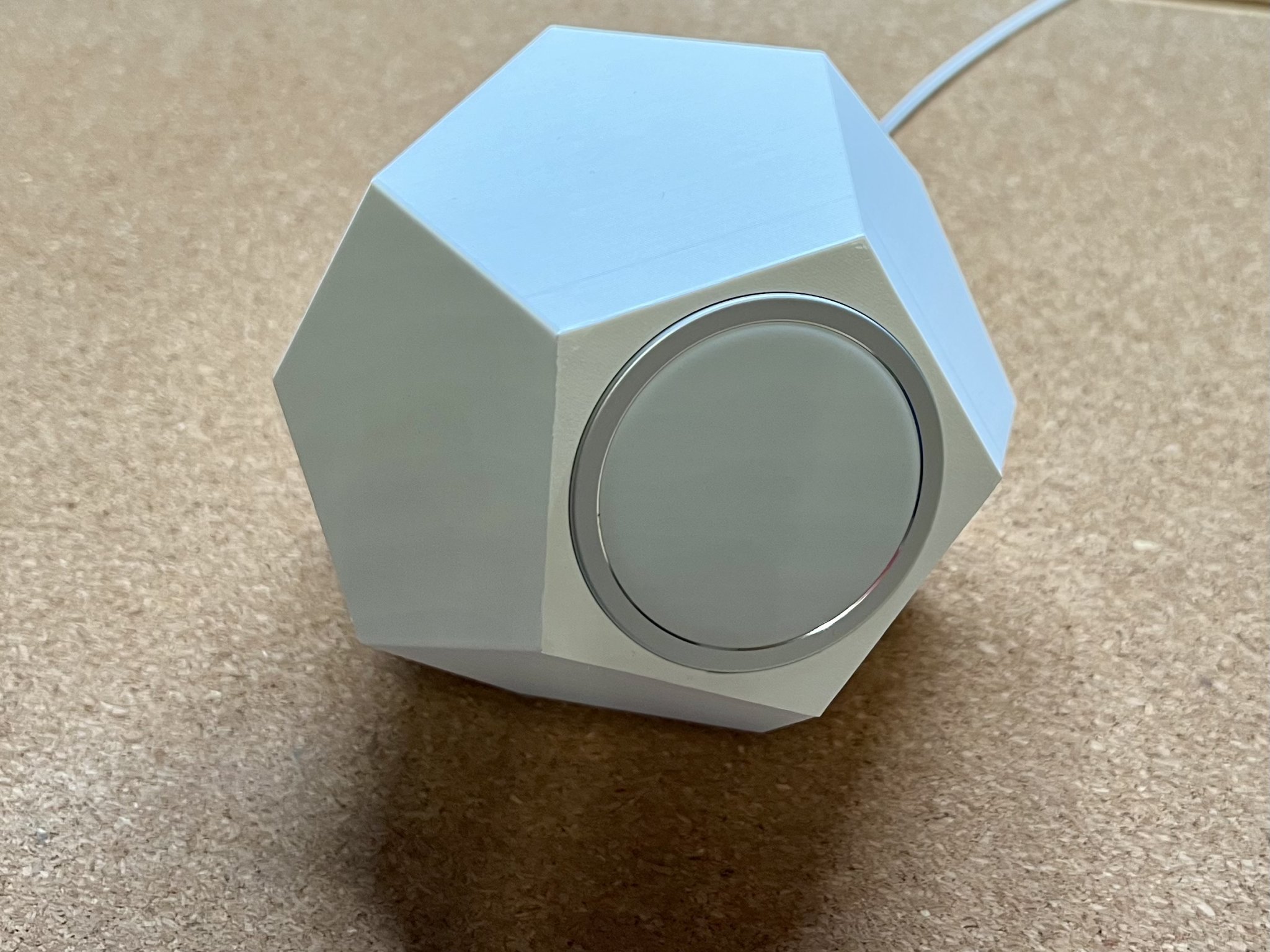 Giá đỡ iPhone MagSafe hình khối lục diện đều