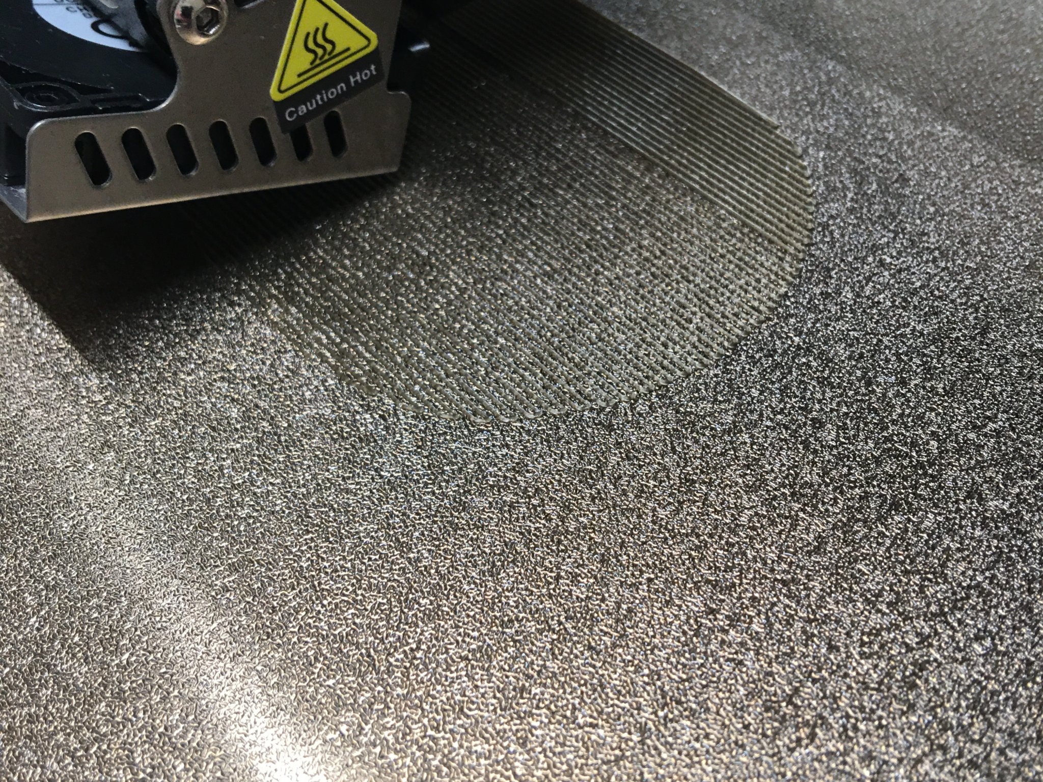 Tượng bán thân phụ nữ hồng báo phong cách Voronoi