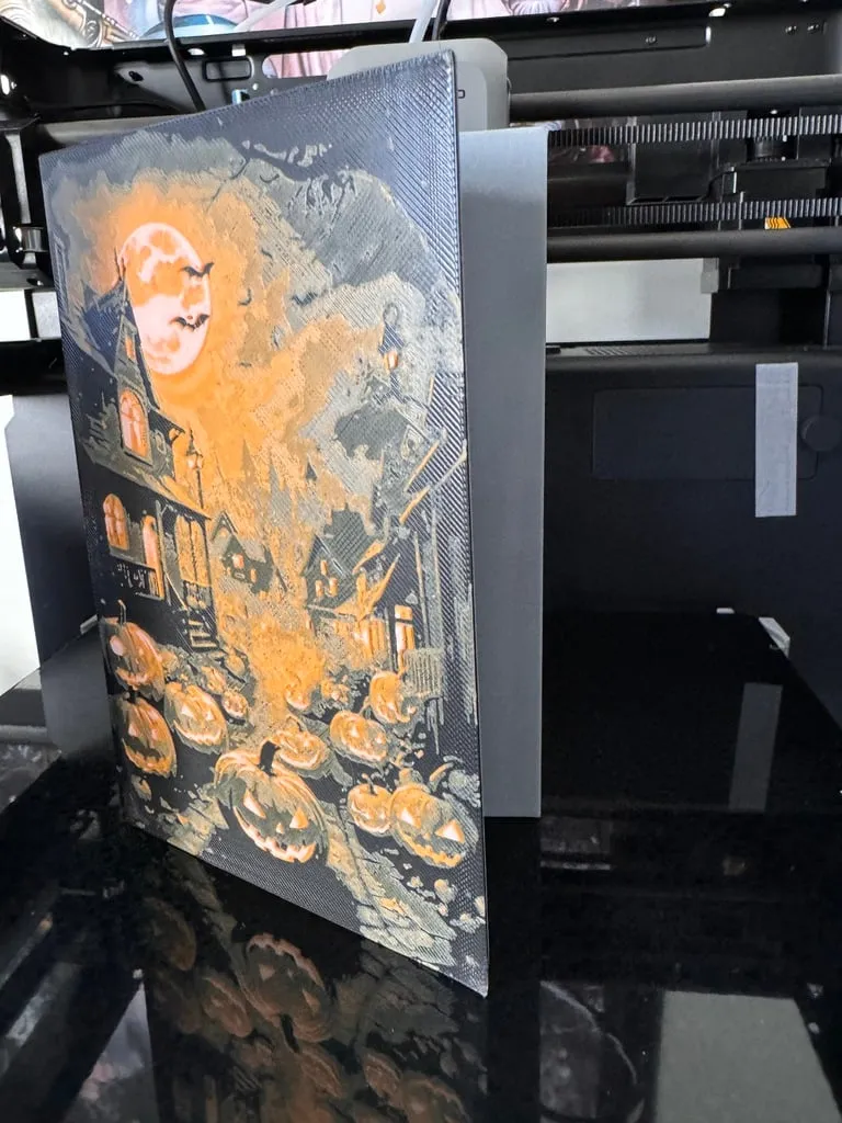 Thẻ chúc mừng Halloween hình ngôi nhà ma quái với bí ngô