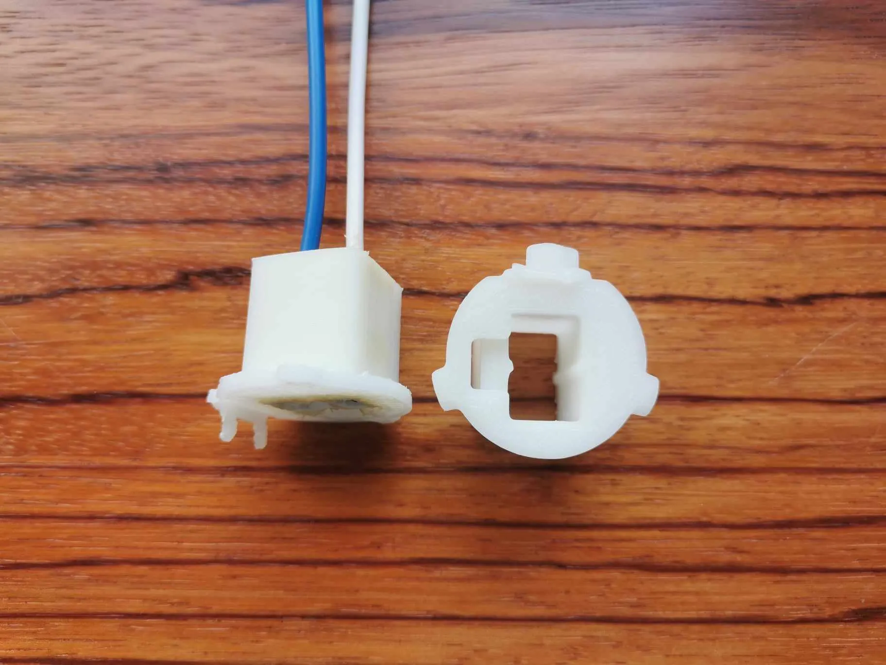 Giá đỡ bóng đèn H7 cho Hyundai i40 2010-