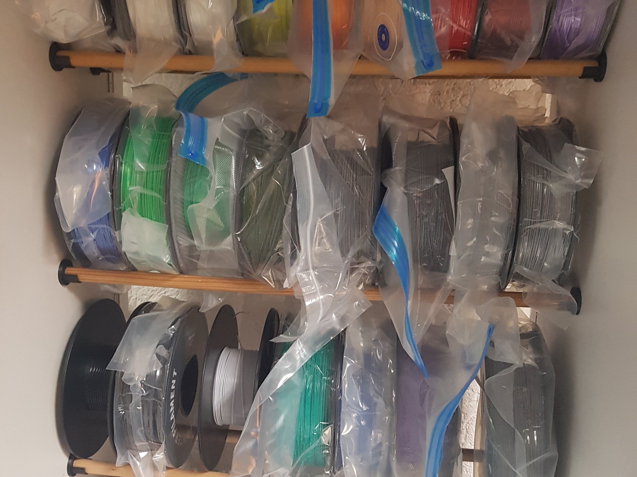 Giá đỡ cho thanh tròn trong tổ chức cuộn filament