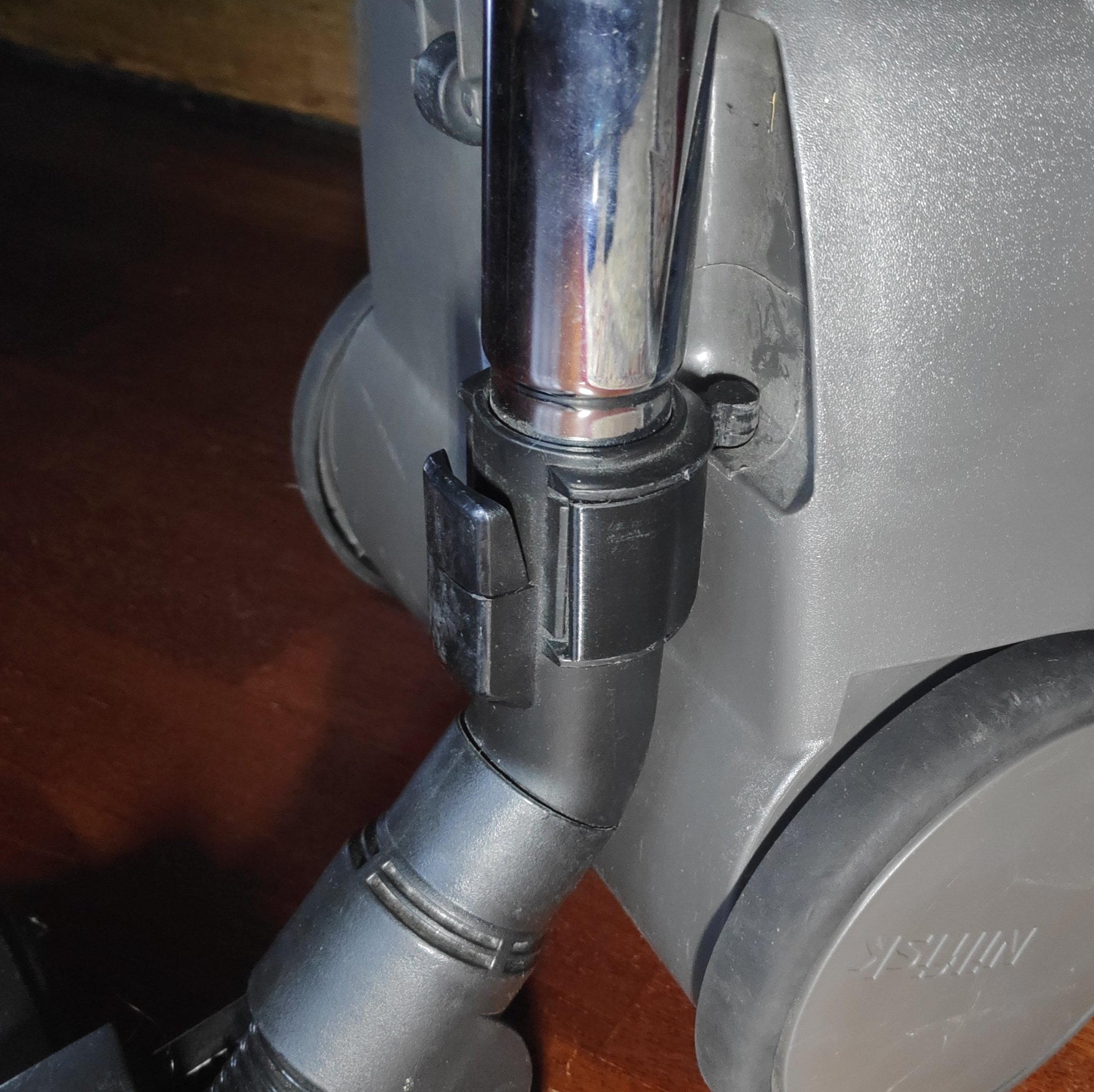 Kẹp ống cho máy hút bụi Nilfisk One Performance