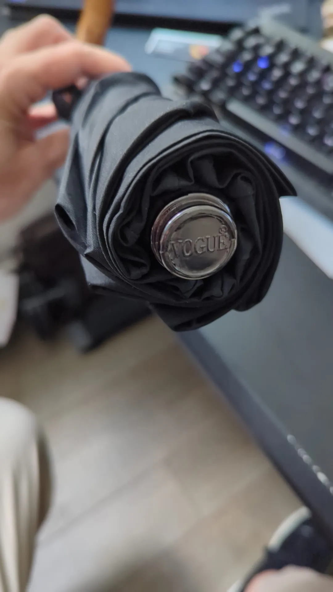 Thay thế vít nắp cho ô dù gập