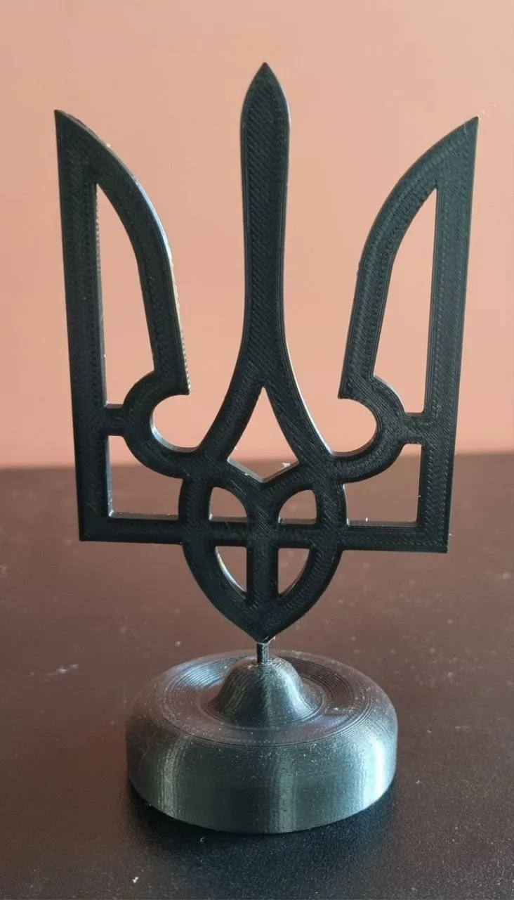 Trizub Ukraine với đế để đặt trên bàn