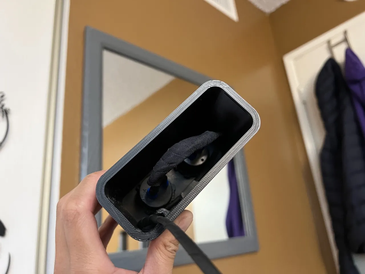 Hộp đựng 2 ổ cắm điện xe hơi cho Ford Maverick