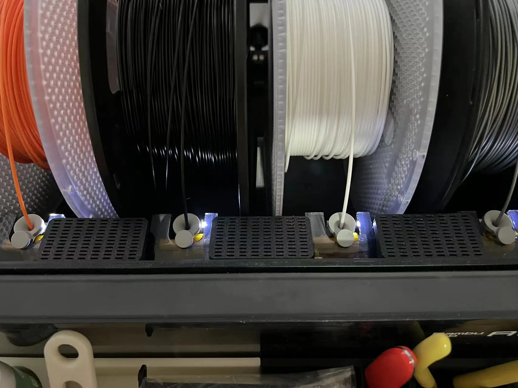 Hộp khô AMS cho máy in 3D Bambu với đồng hồ đo độ ẩm