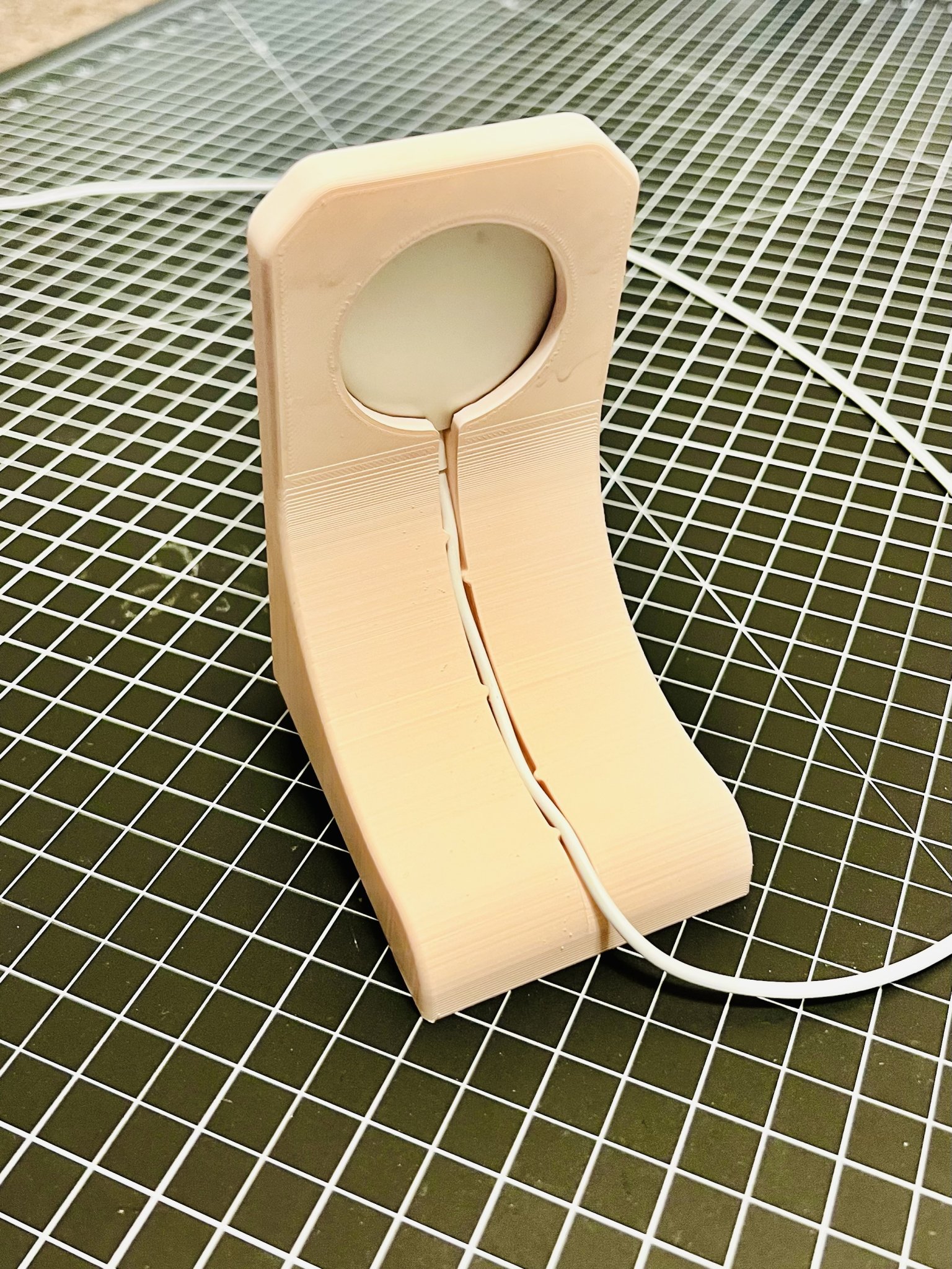 Giá đỡ iPhone MagSafe cho chế độ chờ