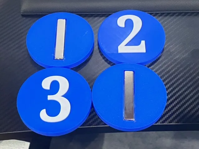 Puck số từ tính 8 cm với khe cắm nam châm