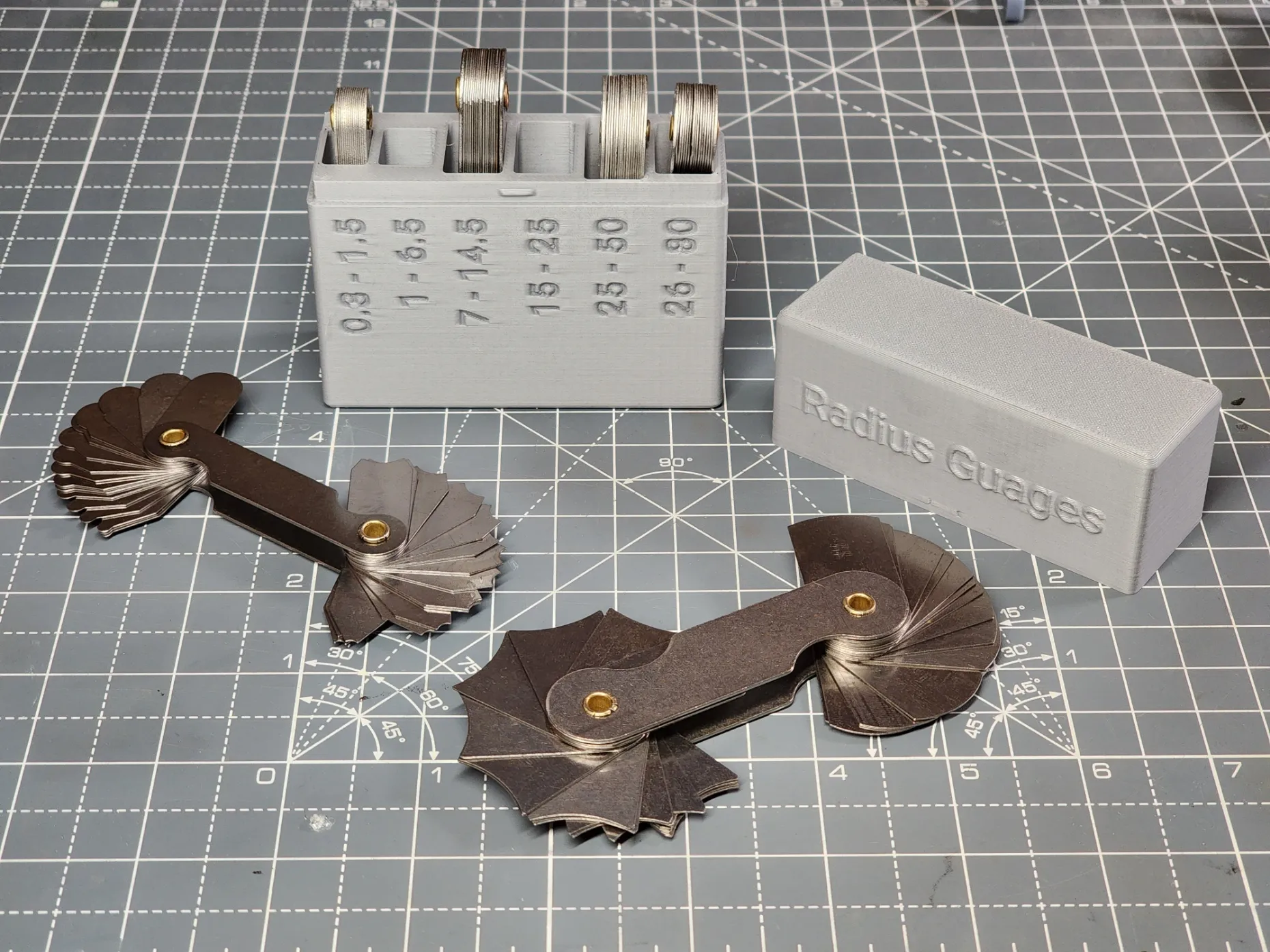 Hộp đựng thước đo bán kính bằng thép không gỉ