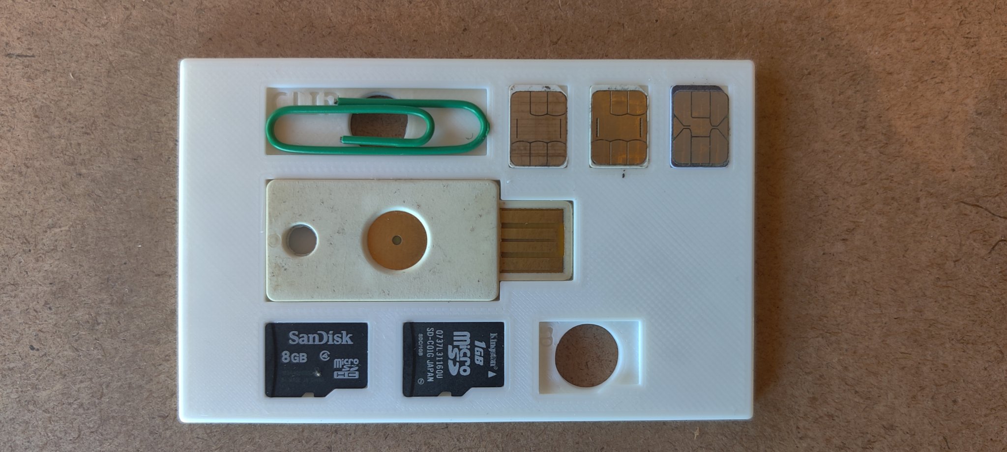 Bộ tổ chức công nghệ ví cho nanosim và thẻ microSD