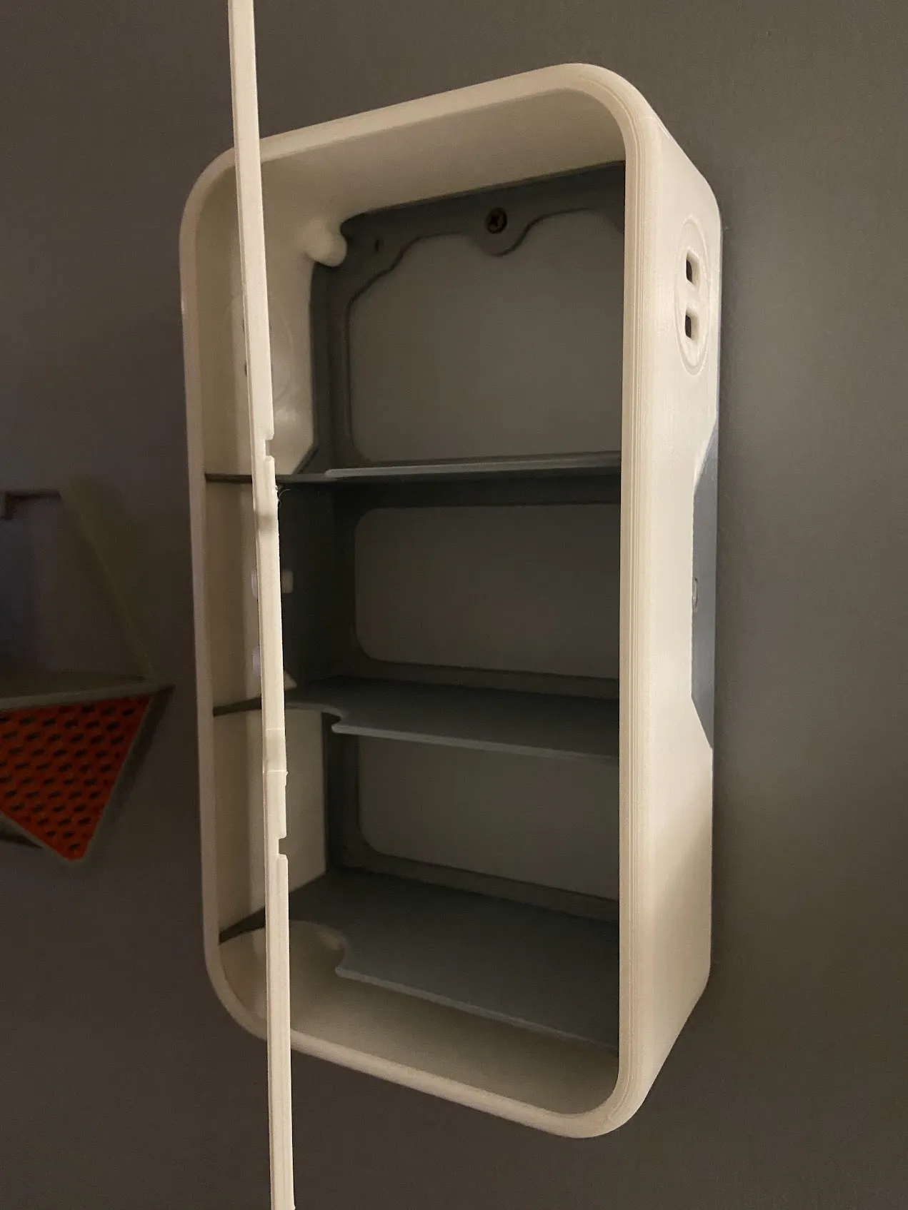 Tủ đồ lấy cảm hứng từ Wall Locker trong Subnautica