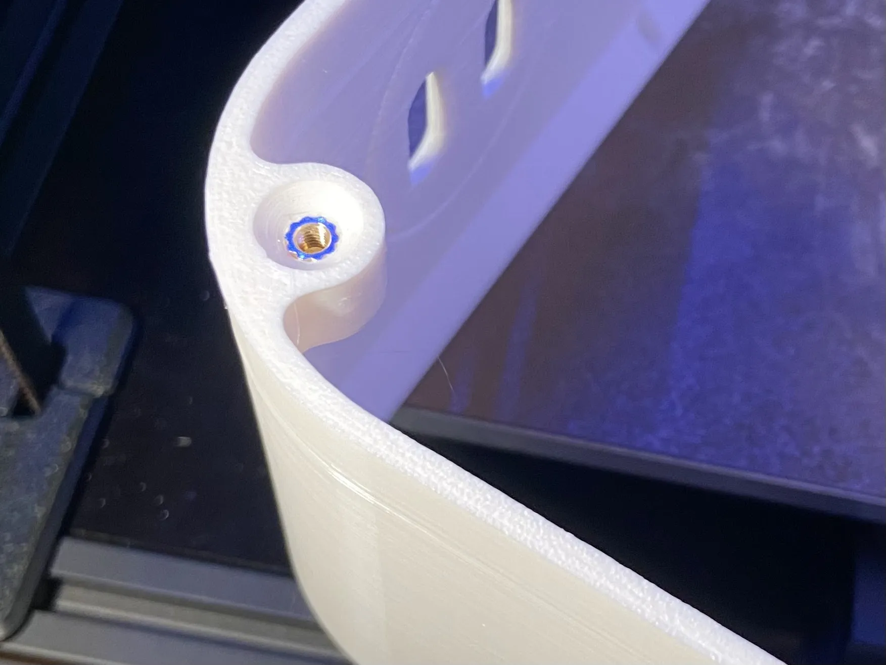 Tủ đồ lấy cảm hứng từ Wall Locker trong Subnautica